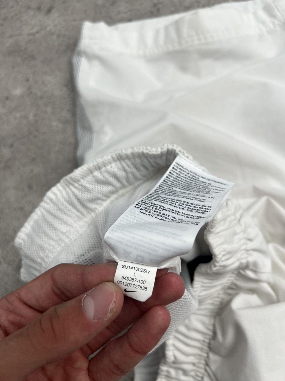 Nike Vintage Nike nylon short Size:L Size US 34 / EU 50 - 6 Thumbnail