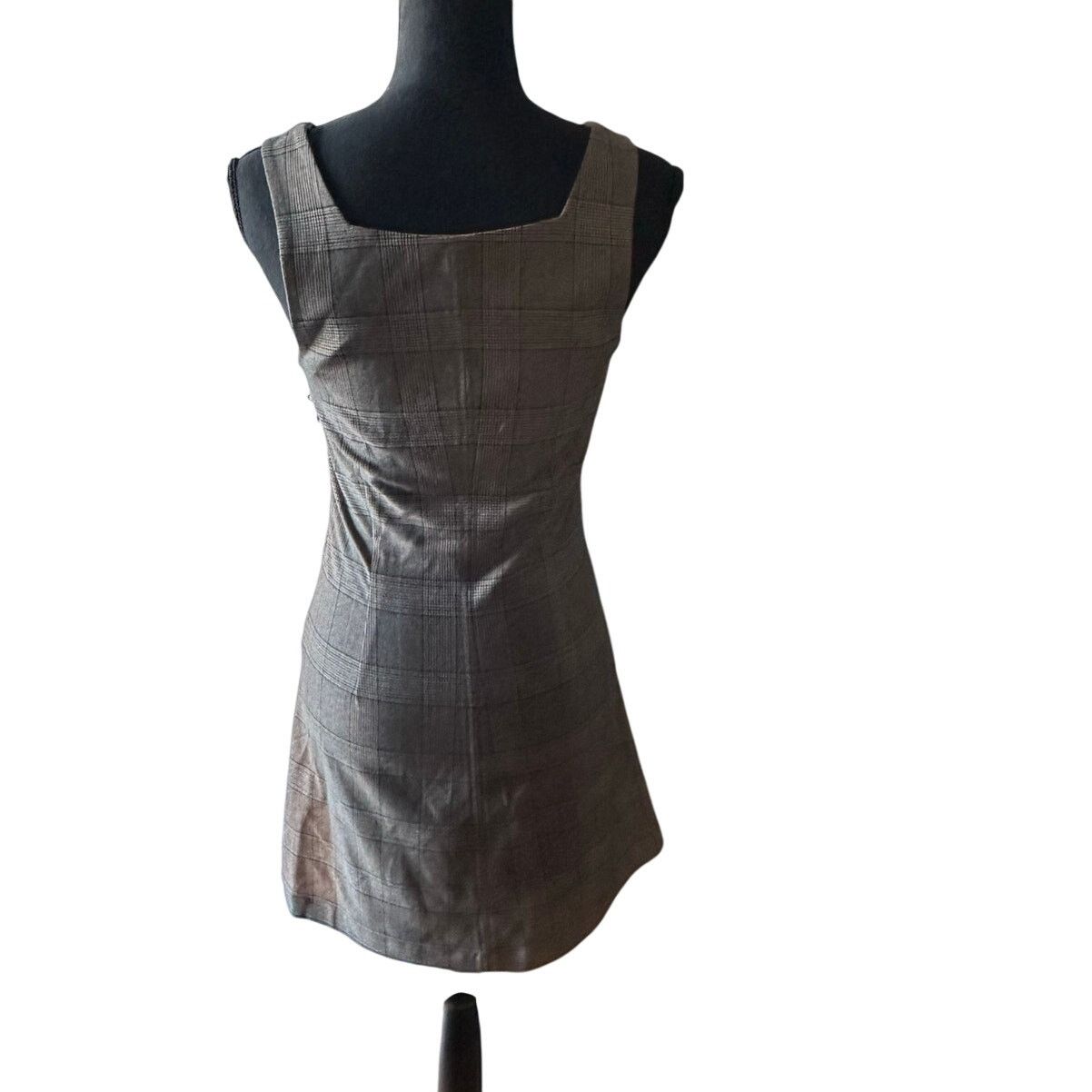 H&M H&M Sleeveless Fitted Dress –Square Neckline, Patch Pockets Size XS / US 0-2 / IT 36-38 - 5 Thumbnail