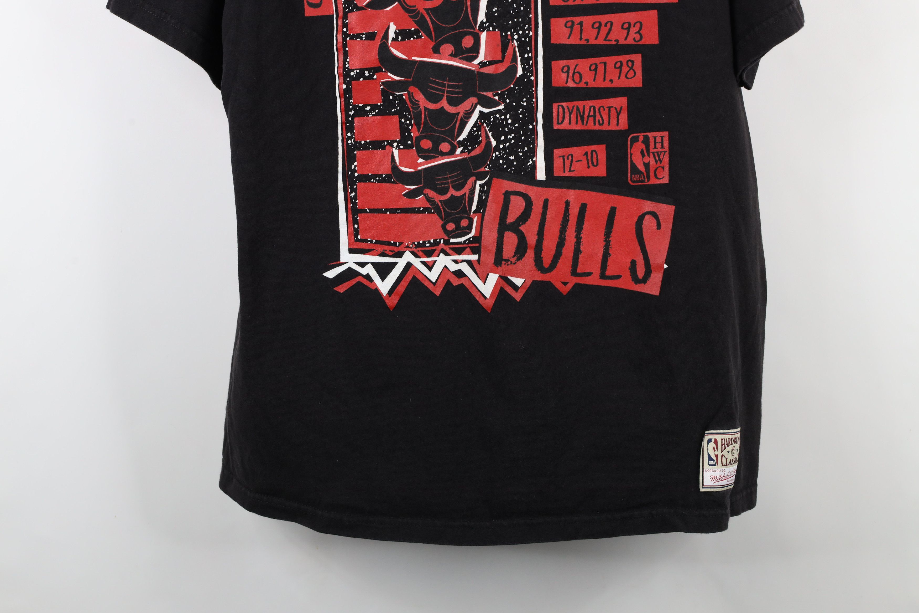 Mitchell & Ness × Vintage Mitchell & Ness Hardwood Classics Bulls Basketball T-Shirt Size US XL / EU 56 / 4 - 3 Thumbnail
