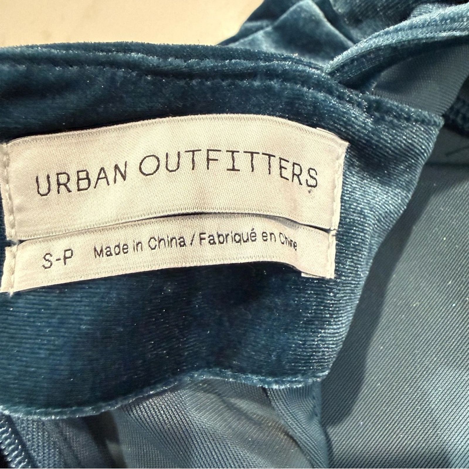 Urban Outfitters Urban Outfitters Luxe Velour Tie Back Romper Womens Small Size 28" / US 6 / IT 42 - 7 Thumbnail