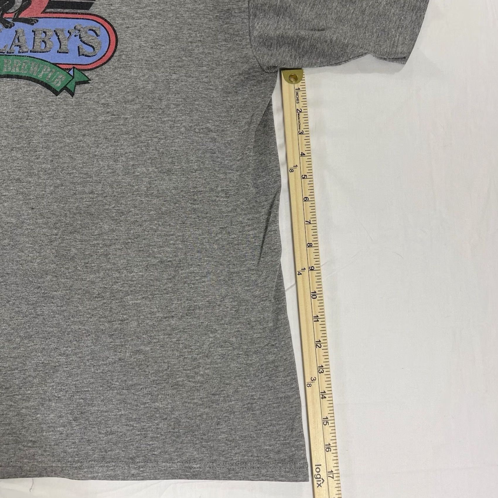 Jerzees VINTAGE Jerzees Wallaby's Grille & Brew Pub T-Shirt Kangaroo Graphic 90s USA Kansas XL Gray Cotton Logo Mens T-Shirt Size US XL / EU 56 / 4 - 5 Thumbnail