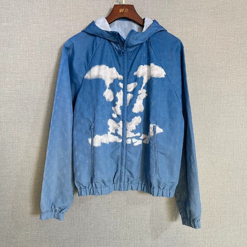 Louis Vuitton Louis Vuitton Blue sky and white clouds dark pattern logo j Size US S / EU 44-46 / 1 - 1 Thumbnail