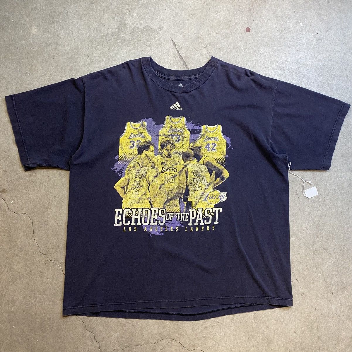 NBA × Vintage Vintage Los Angeles Lakers T Shirt XXL Kobe Bryant LA Size US XXL / EU 58 / 5 - 2 Thumbnail
