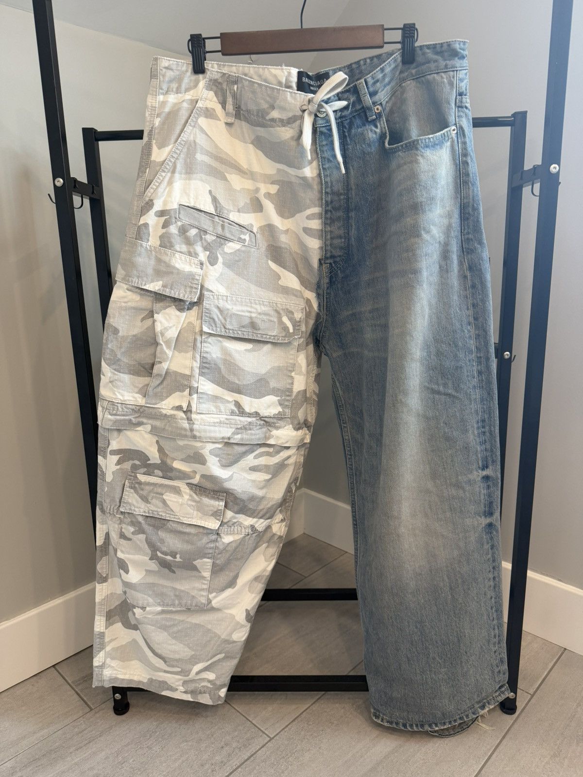 Balenciaga Balenciaga half denim half cargo pants in size xs Size US 34 / EU 50 - 2 Thumbnail
