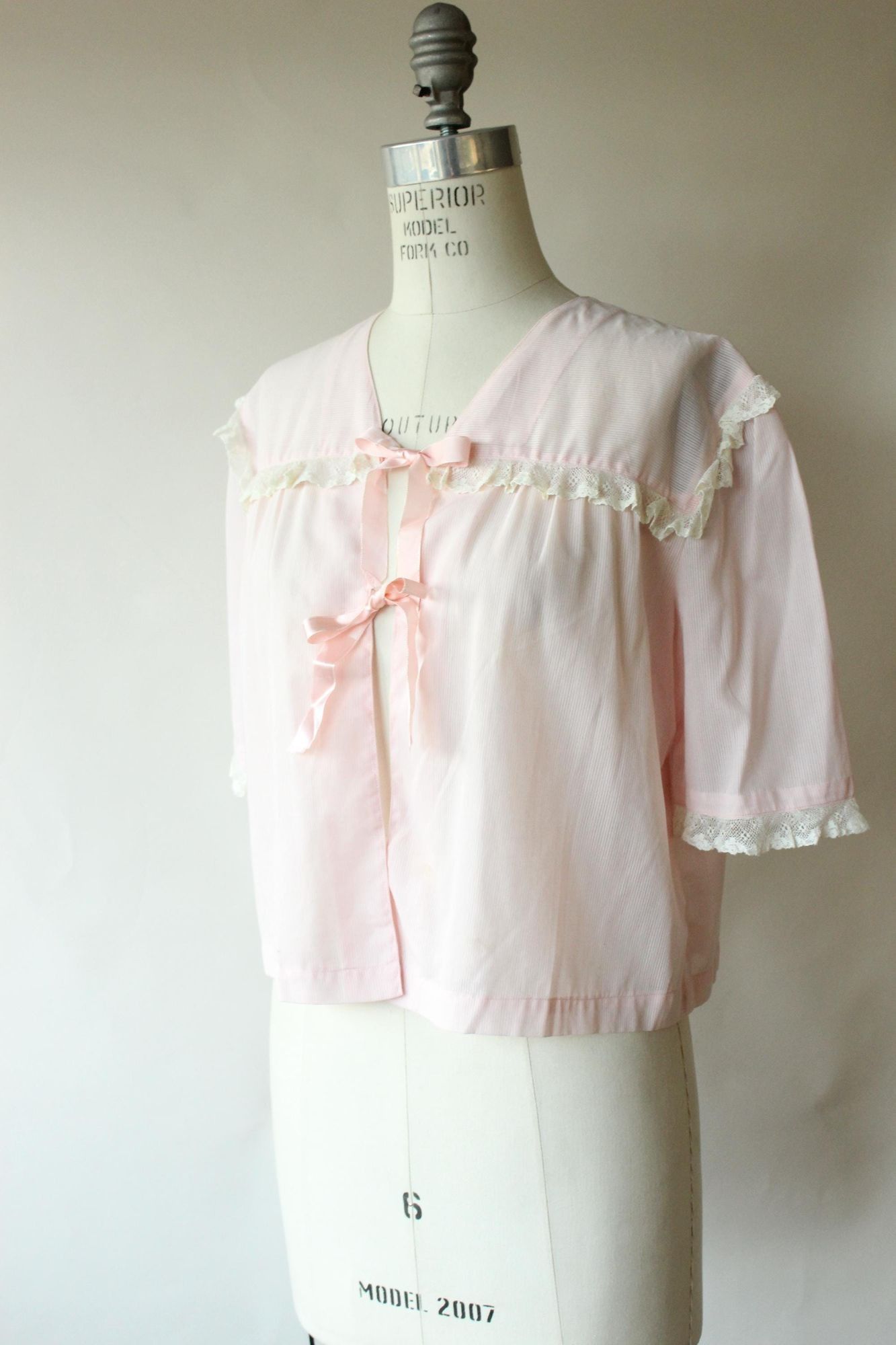 Vintage Vintage 1940s 1950s Bed Jacket, Pale Pink Pinstripes with Pi Size ONE SIZE - 7 Thumbnail