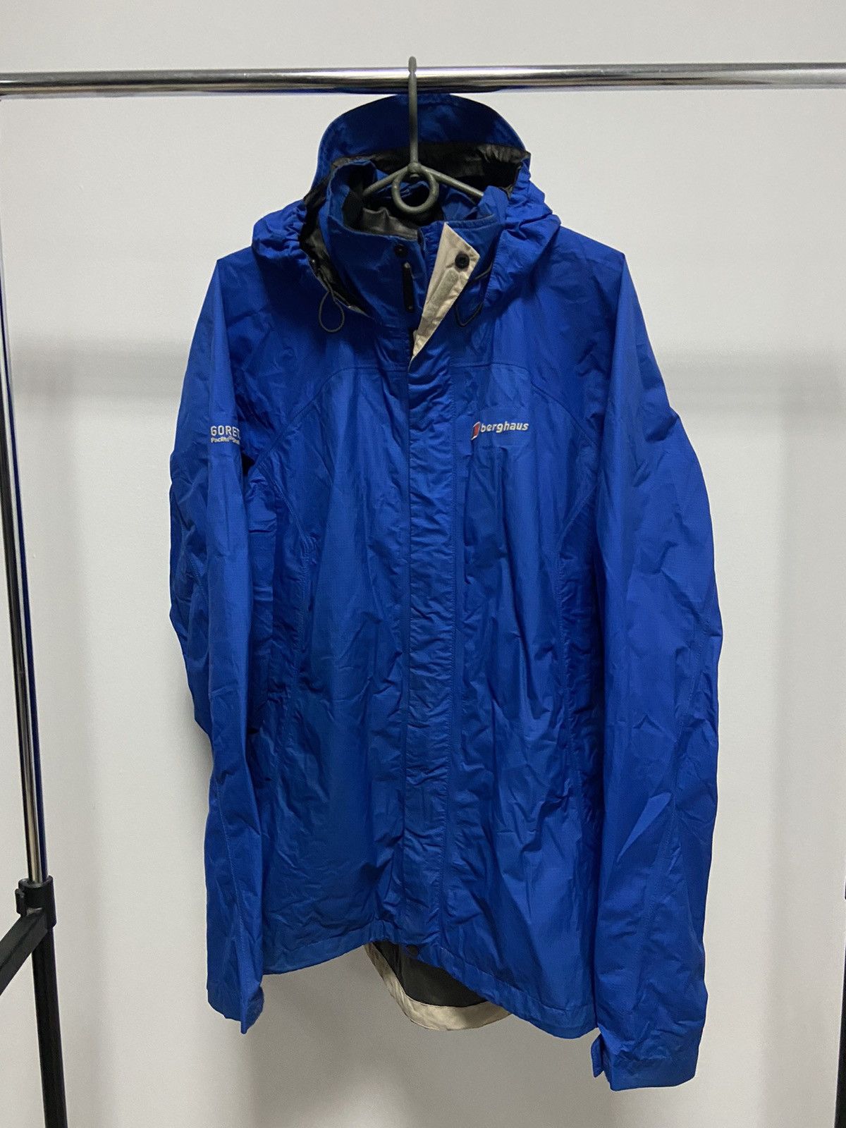 Veste de randonnée imperméable et légère homme, MH900 kaki