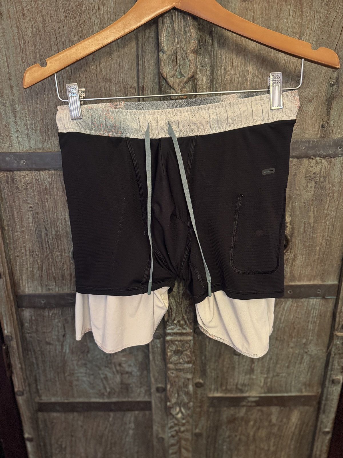 Lululemon 6 in. Surge Lined Running Shorts in Spray Camo, Silver, Blue Size US 32 / EU 48 - 8 Thumbnail