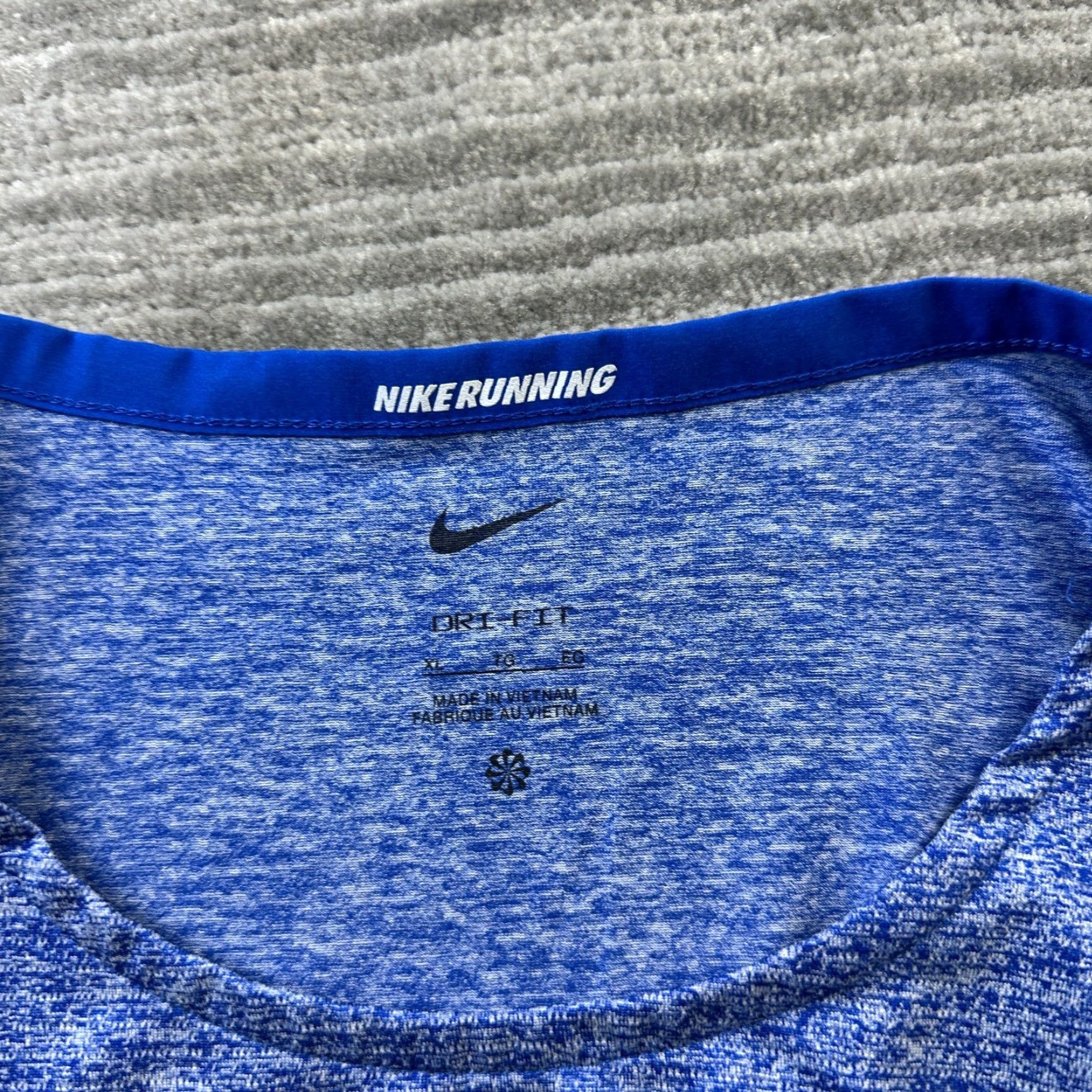 Nike Nike Shirt Mens Extra Large Blue Dri-Fit Running Marathon Gym Rise 365 Size US XL / EU 56 / 4 - 6 Thumbnail