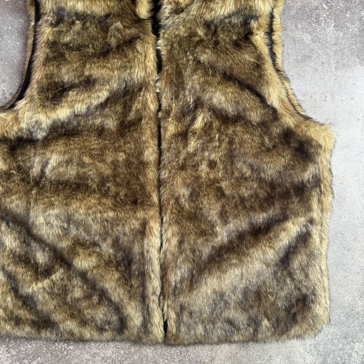 Abercrombie & Fitch Abercrombie & Fitch Vintage Y2K Faux Fur Vest Jacket Size XL / US 12-14 / IT 48-50 - 5 Thumbnail