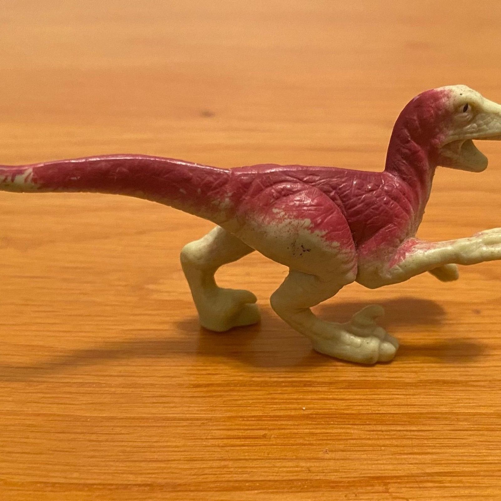 Lost Enterprises Jurassic Park - The Lost World Kenner 1993 Baby Raptor Size ONE SIZE - 1 Thumbnail