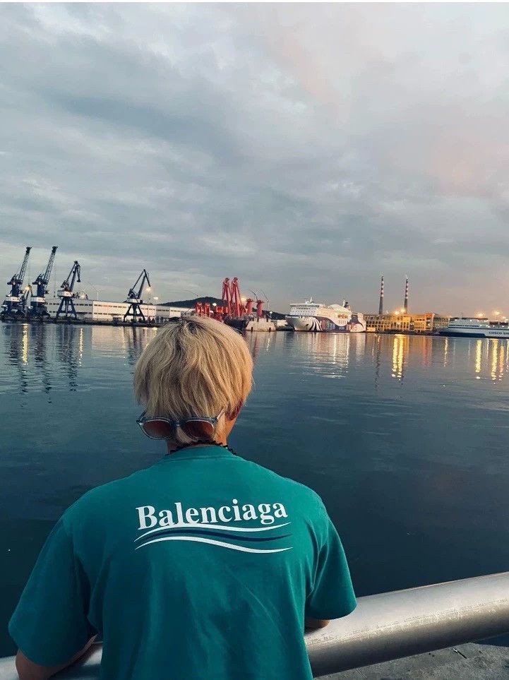 Balenciaga Balenciaga Lake green waves cola logo short sleeves Size US L / EU 52-54 / 3 - 9 Thumbnail