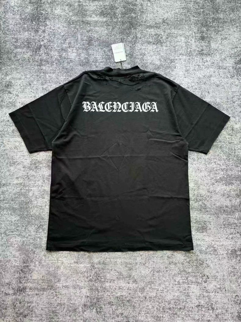 Balenciaga Balenciaga Sanskrit logo on the back destroys short sleeve Size US M / EU 48-50 / 2 - 1 Thumbnail
