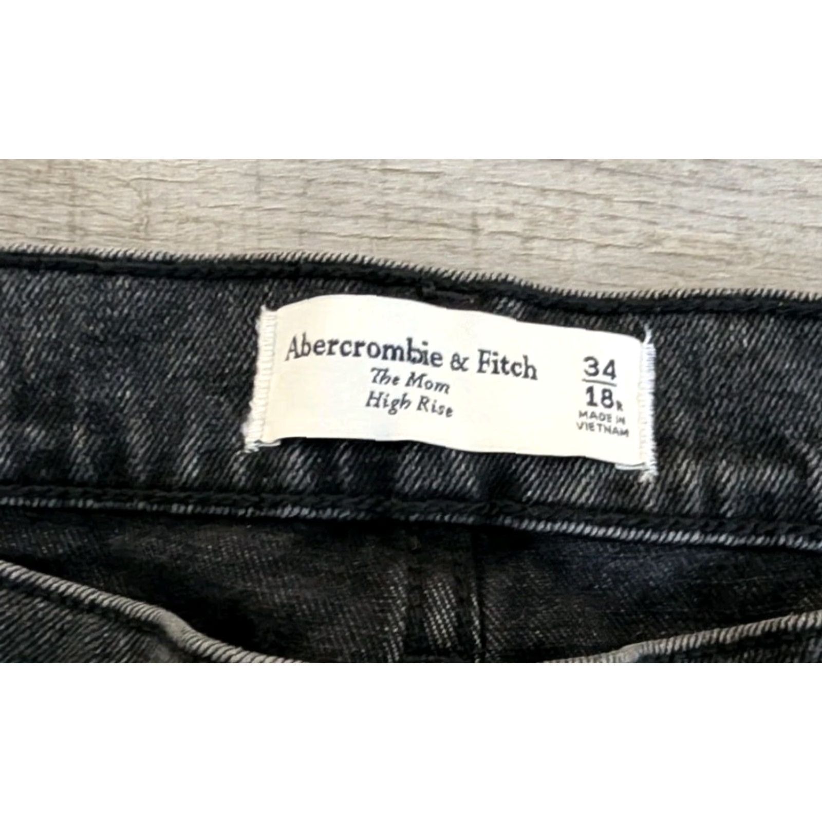 Abercrombie & Fitch VINTAGE NWT Abercrombie & Fitch The Mom High Rise Jeans 34/18 Washed Black NEW Size 24" / US 00 / IT 34 - 6 Thumbnail