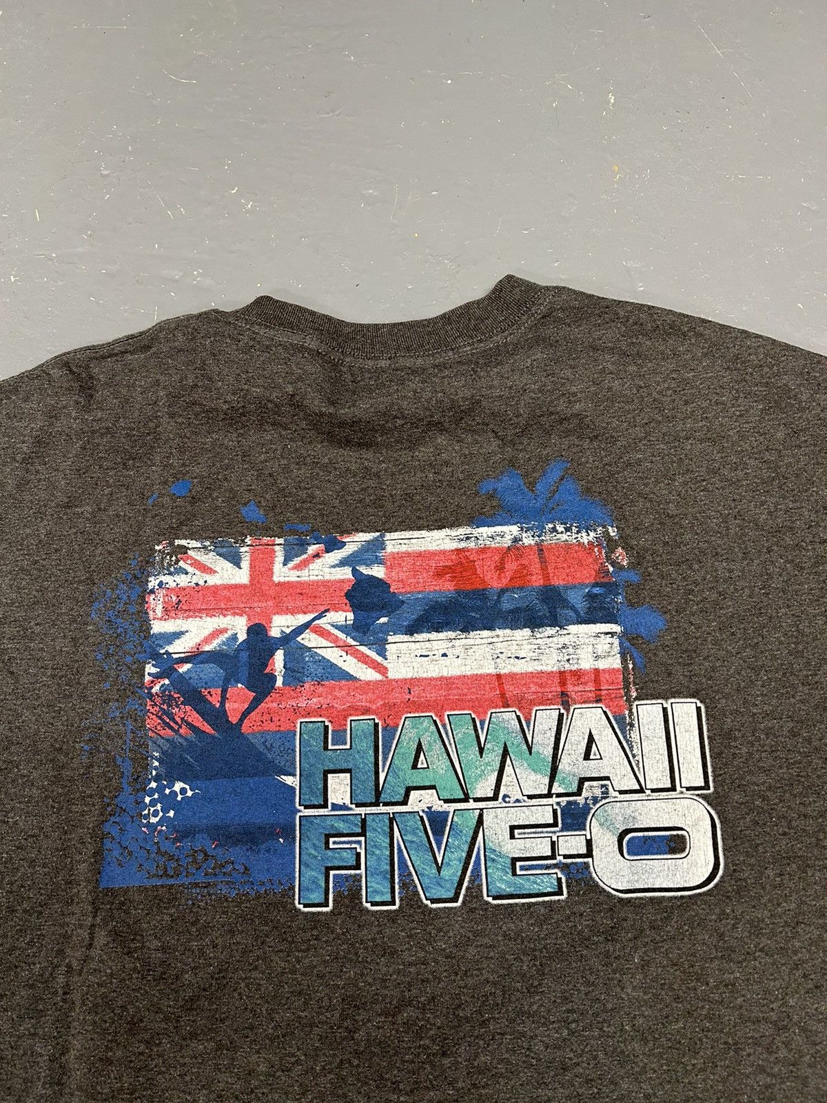 Vintage Crazy Y2K Essential Hawaii 5-0 Graphic TV Show Tee Shirt Size US XXL / EU 58 / 5 - 2 Thumbnail