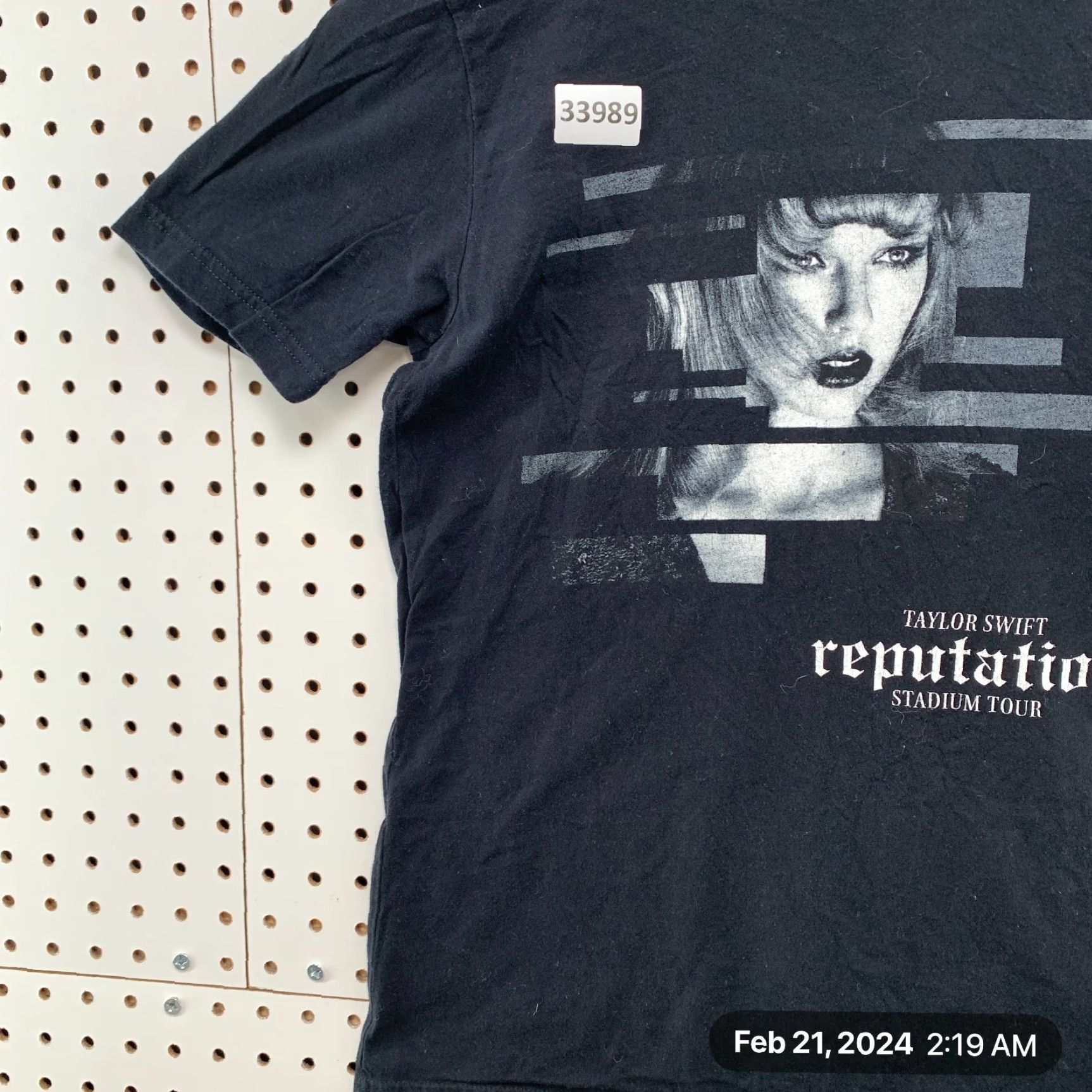 VINTAGE Taylor Swift Reputation Shirt Womens Small Music Pop Tour Concert 17x24.5