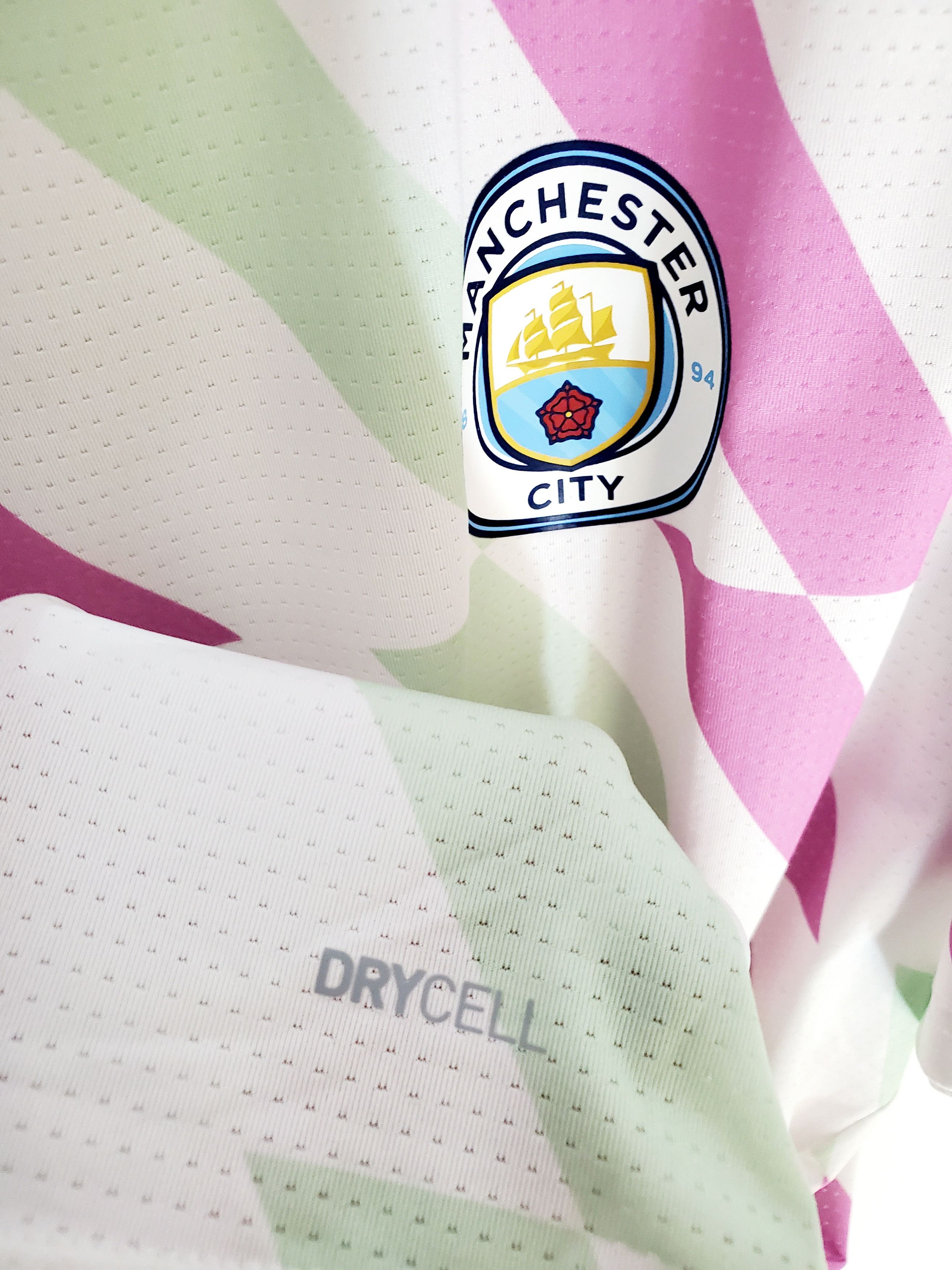 Puma MANCHESTER CITY 2022 2023 PRE-MATCH SOCCER JERSEY PUMA XXL Size US XXL / EU 58 / 5 - 5 Thumbnail