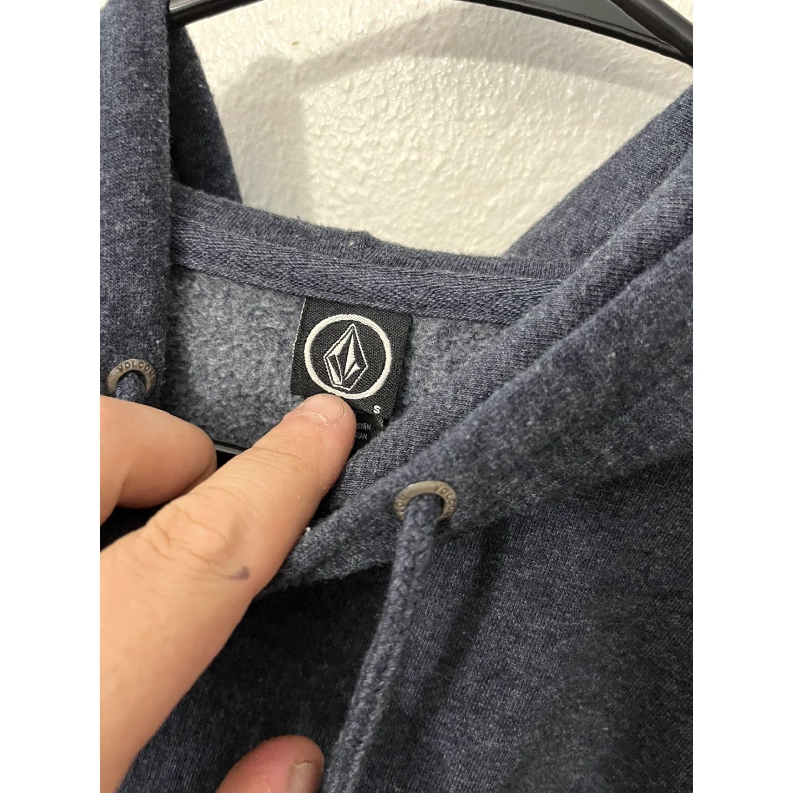 Volcom Volcom Fleece Pullover Hoodie Men’s S Heather Gray Logo Training Pullover Cotton Blend Gray Cross Training Hoodie Mens Size US S / EU 44-46 / 1 - 3 Thumbnail