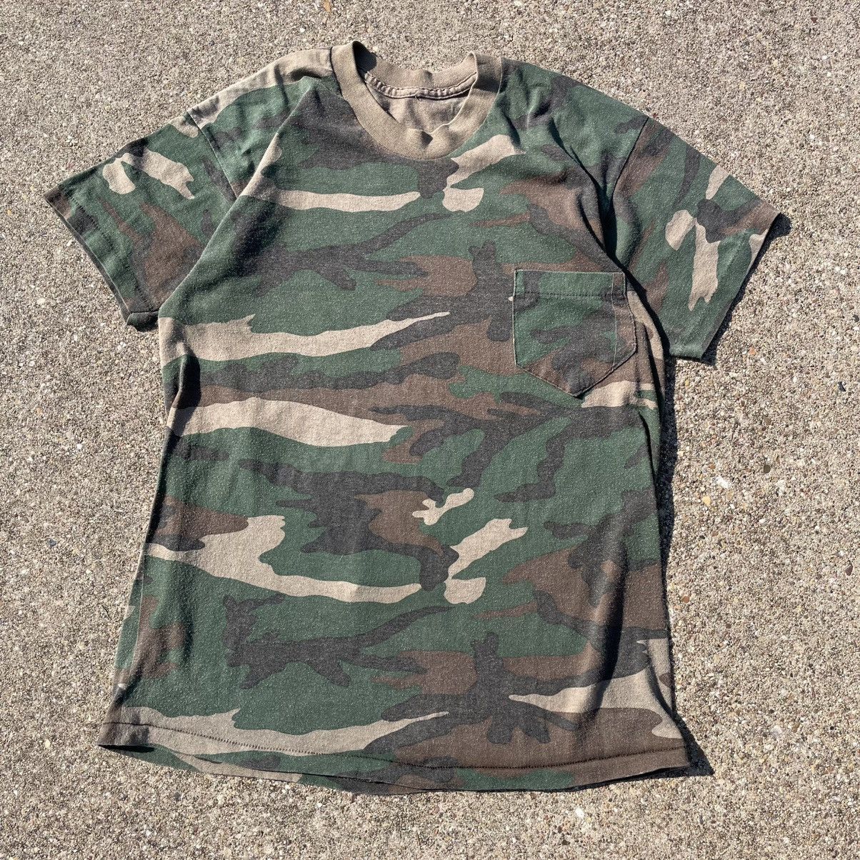 Other Vintage 90s Camo Pocket Tee Single Stitch Medium Size US M / EU 48-50 / 2 - 1 Thumbnail