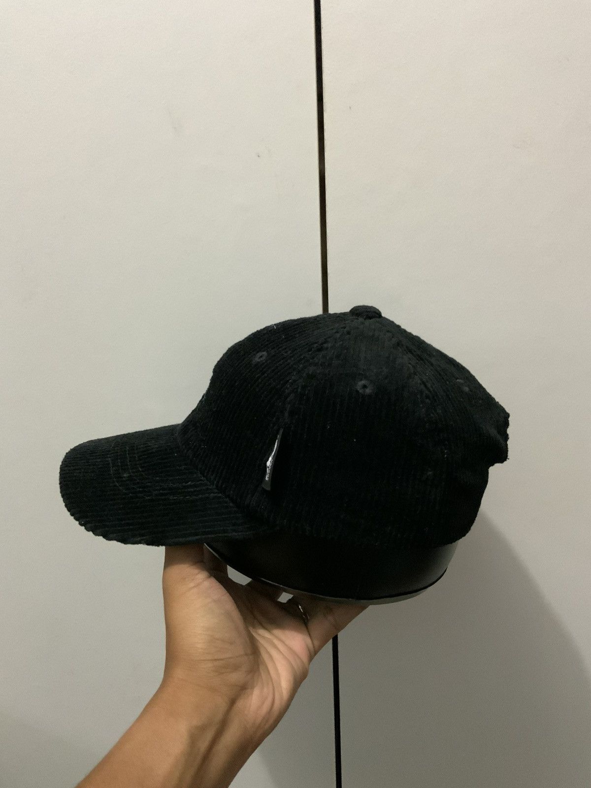 Japanese Brand Moz Sweden Corduroi Black Hat Size ONE SIZE - 2 Thumbnail