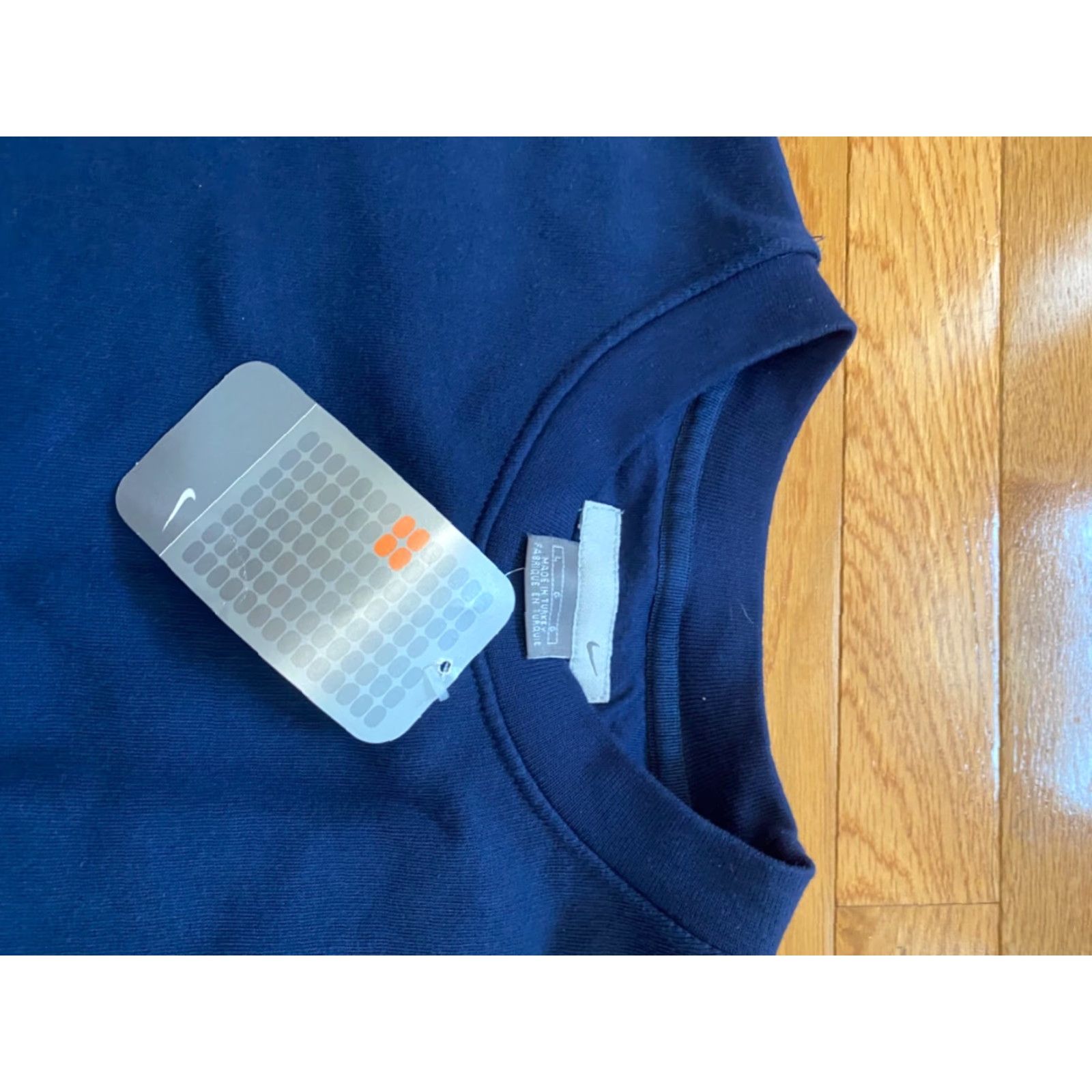 Nike VINTAGE Nike Sweatshirt Shirt Mens Large Blue Logo 90s Silver Tag Embroidered Swoosh Crew Neck Knit Cotton Size US L / EU 52-54 / 3 - 4 Thumbnail