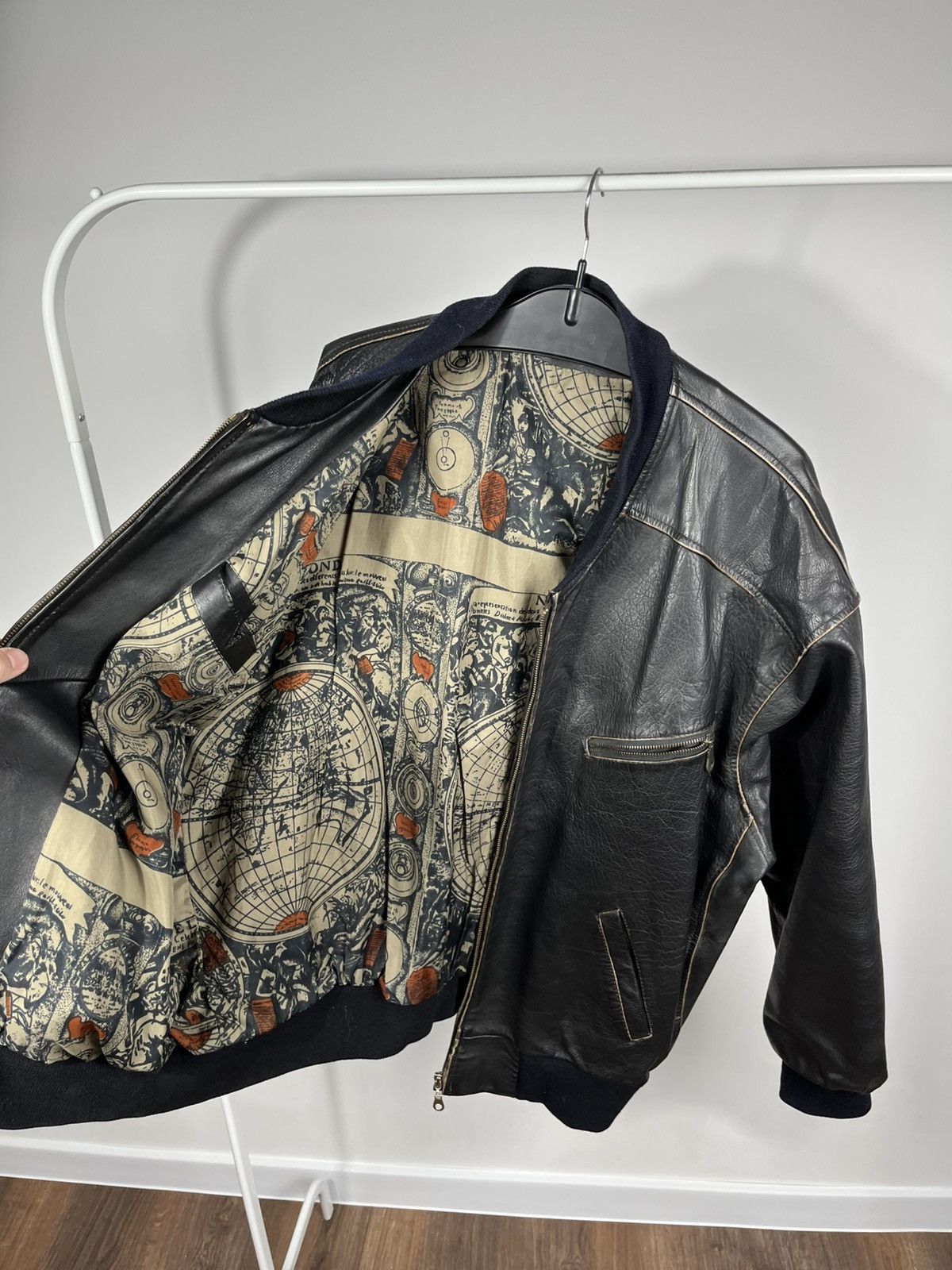 Leather Vintage Heavy Leather Biker Bomber Jacket Classic Mens Size US XL / EU 56 / 4 - 10 Thumbnail