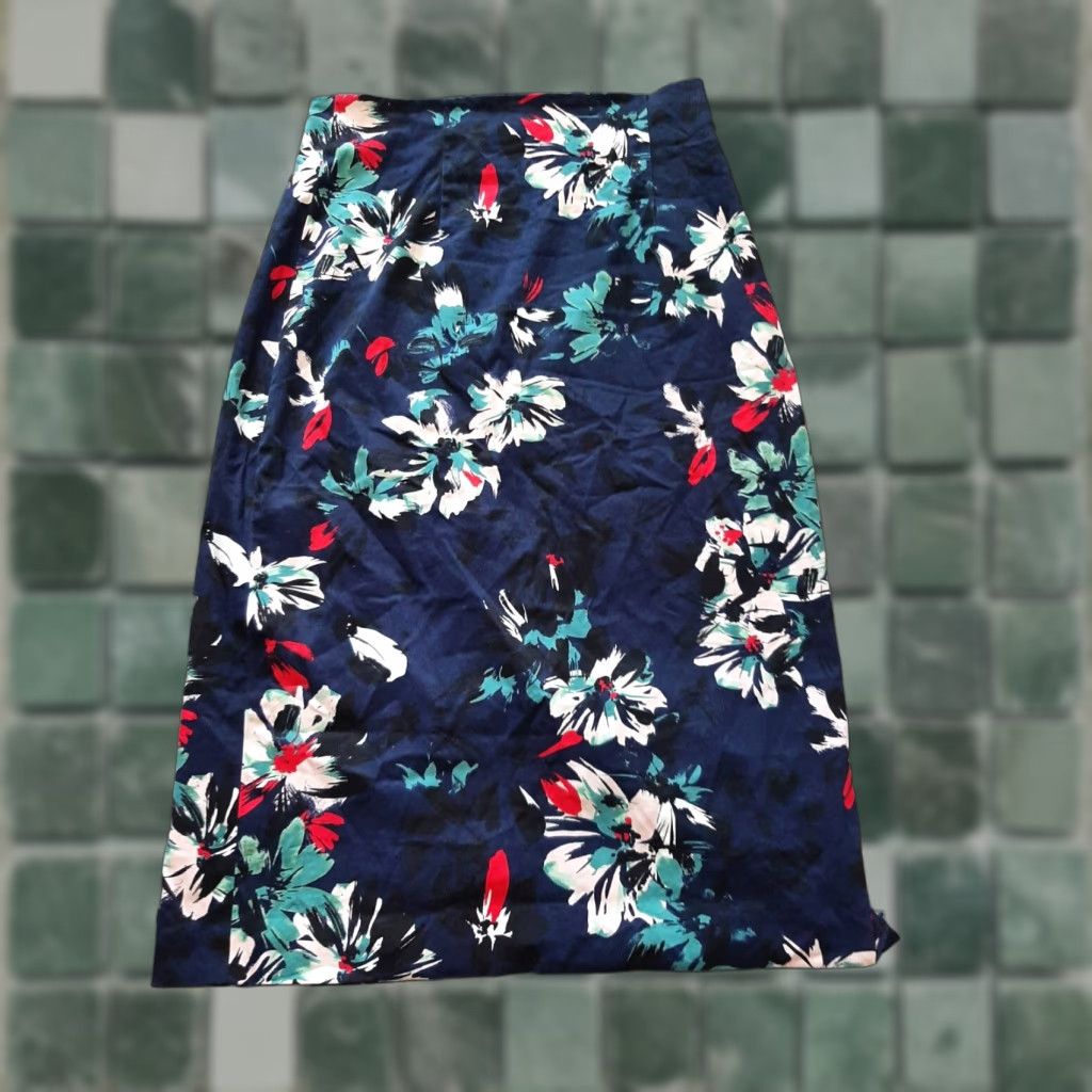 Vintage Chelsea28 Skirt Women Knee Length A Line Size 10 Blue Floral Satin Size 32" / US 10 / IT 46 - 1 Thumbnail