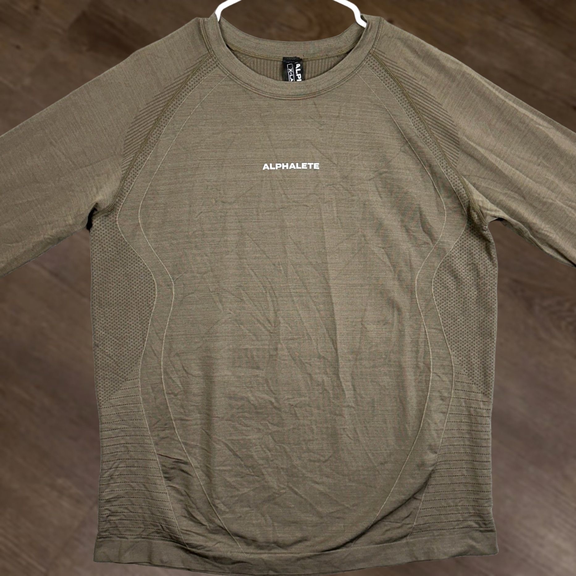 Vintage Alphalete Athletic Shirt Mens XL Olive Green Long Sleeve Crew Neck Stretch Breathable Workout Top EUC Size US XL / EU 56 / 4 - 1 Thumbnail