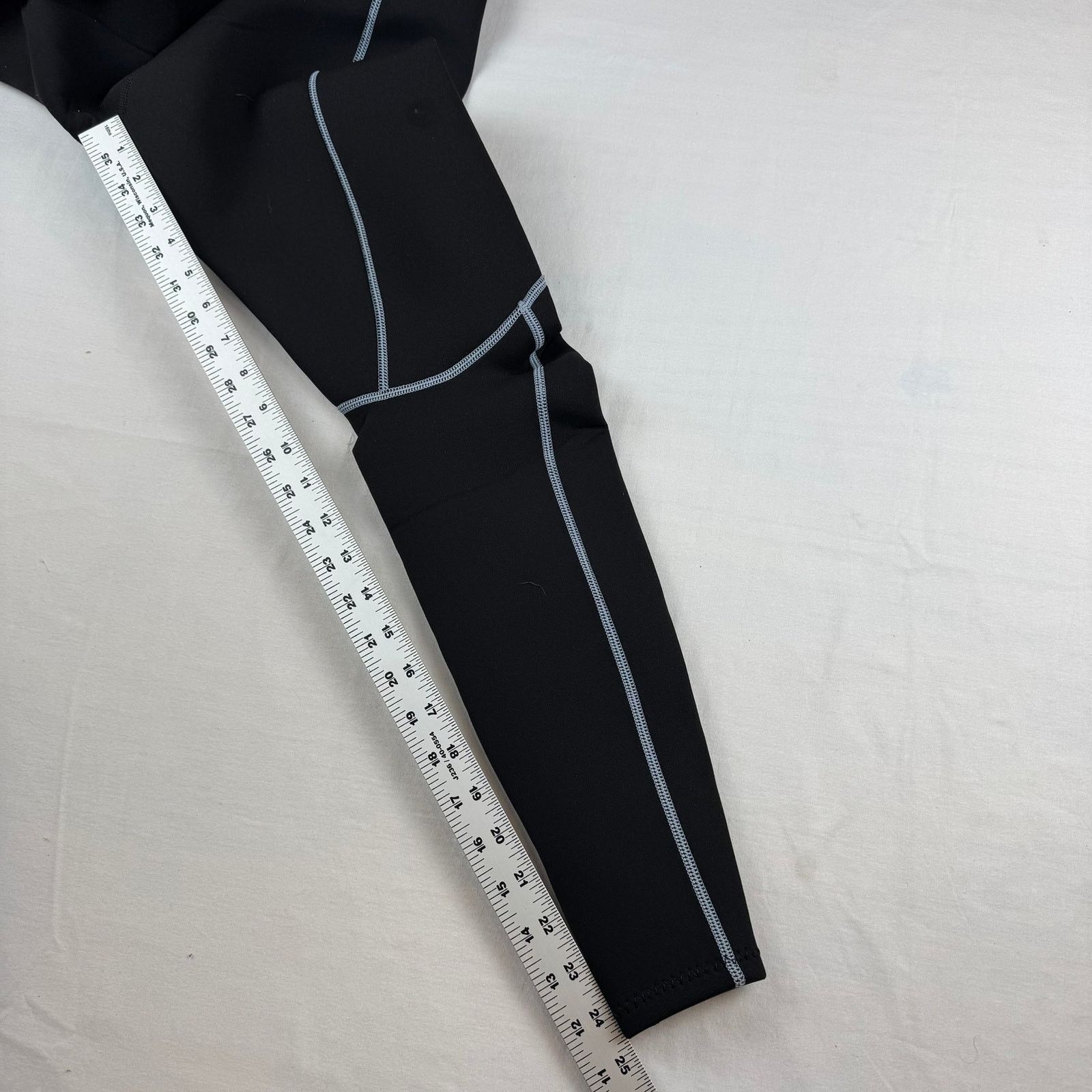 Other Head Wave 3/2 MM Steamer Lady Wetsuit - Size 4 - New Size ONE SIZE - 6 Thumbnail
