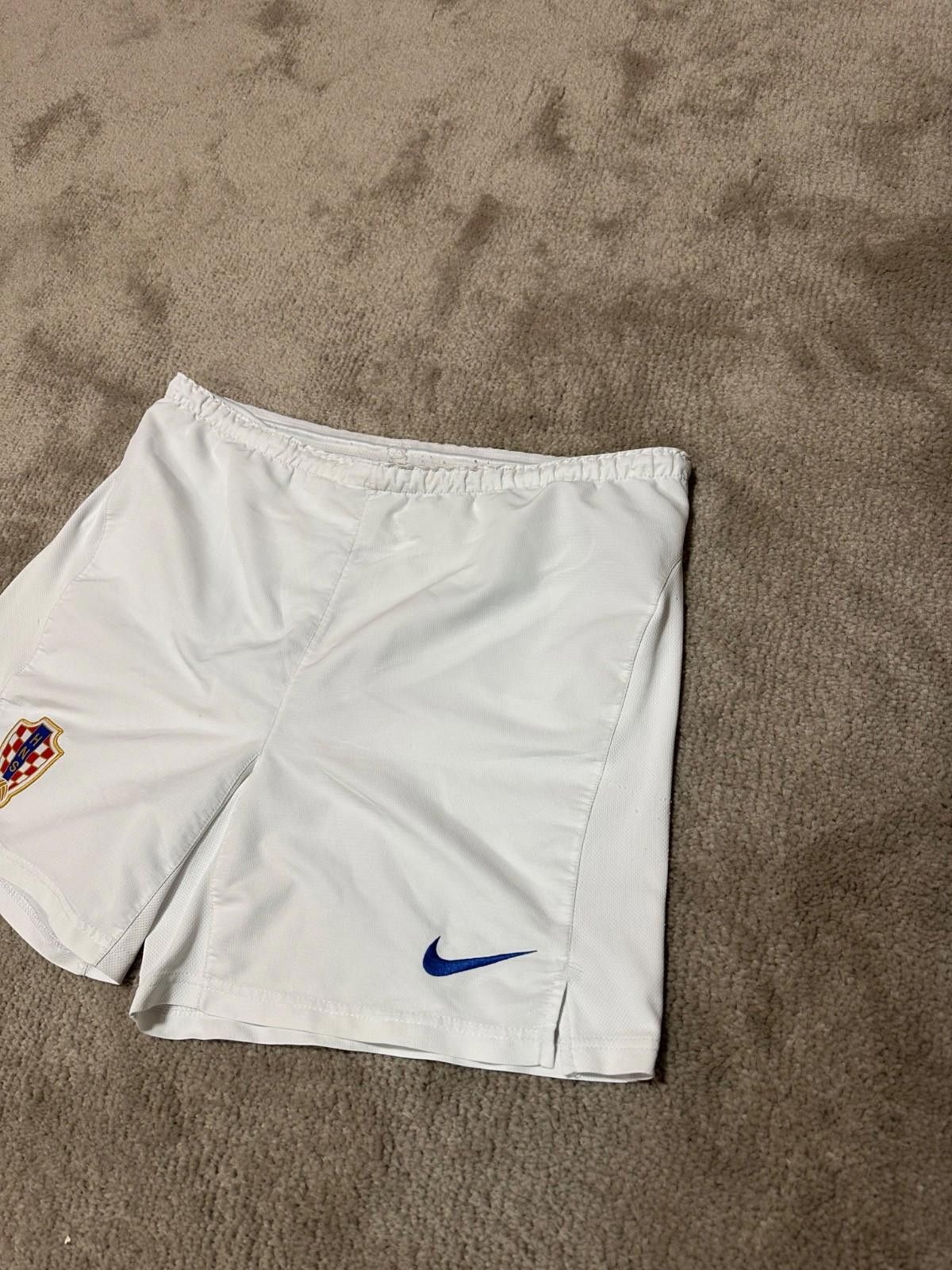 Nike Nike Vintage 2008-09 Croatia Home Football Soccer Shorts Size US 34 / EU 50 - 2 Thumbnail