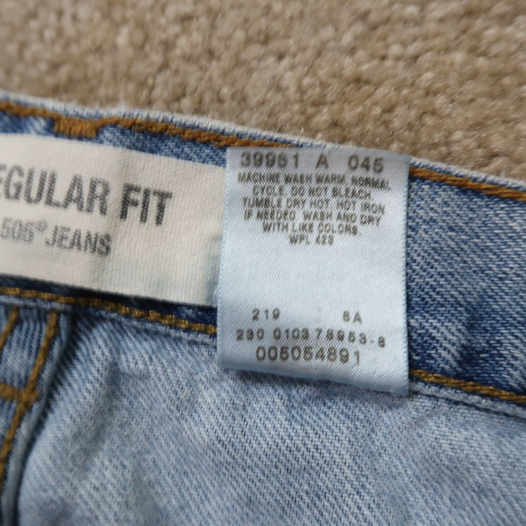Levi's VINTAGE Levi's 505 Jeans Regular Levi's 505 Straight Leg 32x30 Blue Denim Men Adult MensDiameter? Size US 32 / EU 48 - 6 Thumbnail