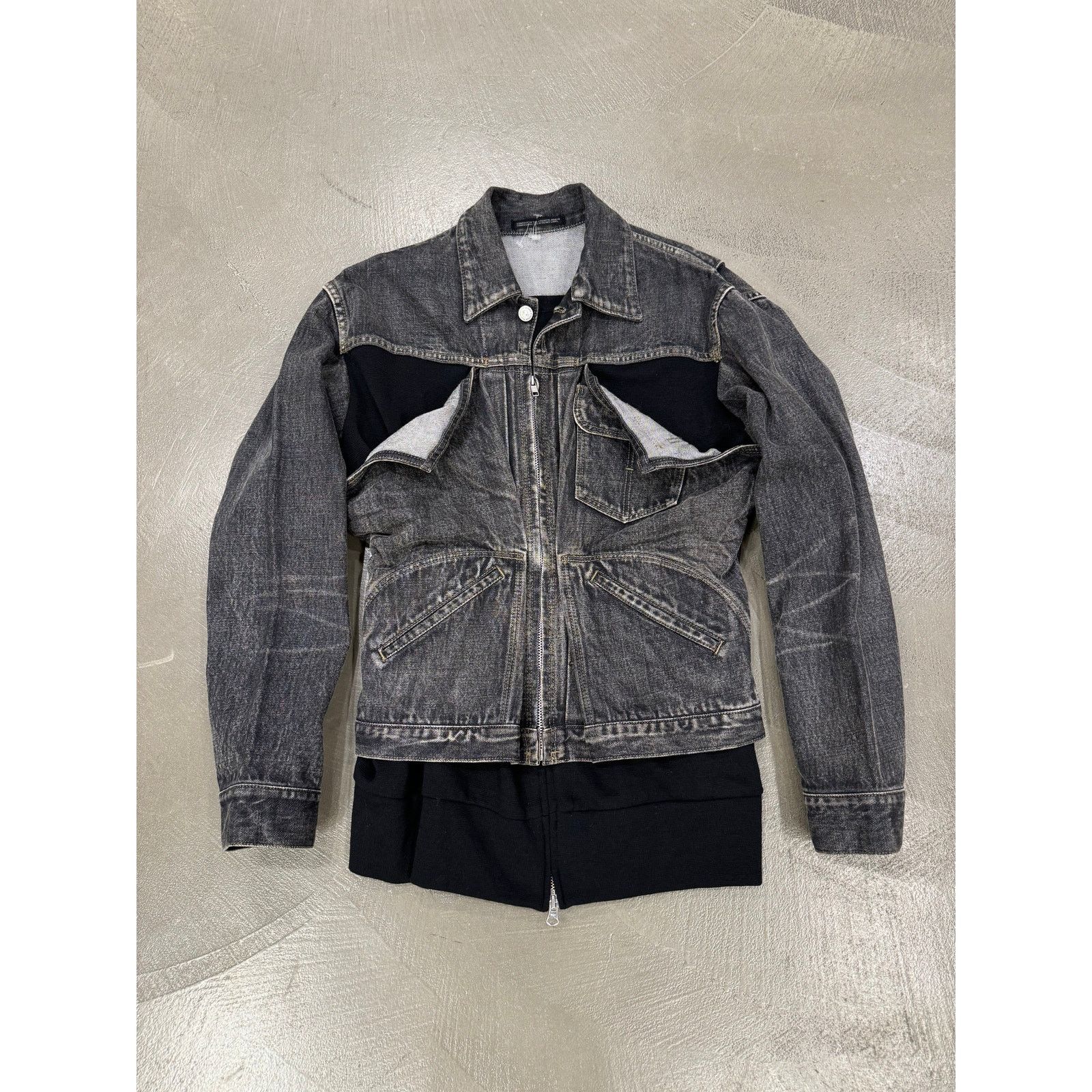 Yohji Yamamoto A/W 2002 Yohji Yamamoto runway deconstructed denim jacket Size M / US 6-8 / IT 42-44 - 1 Thumbnail