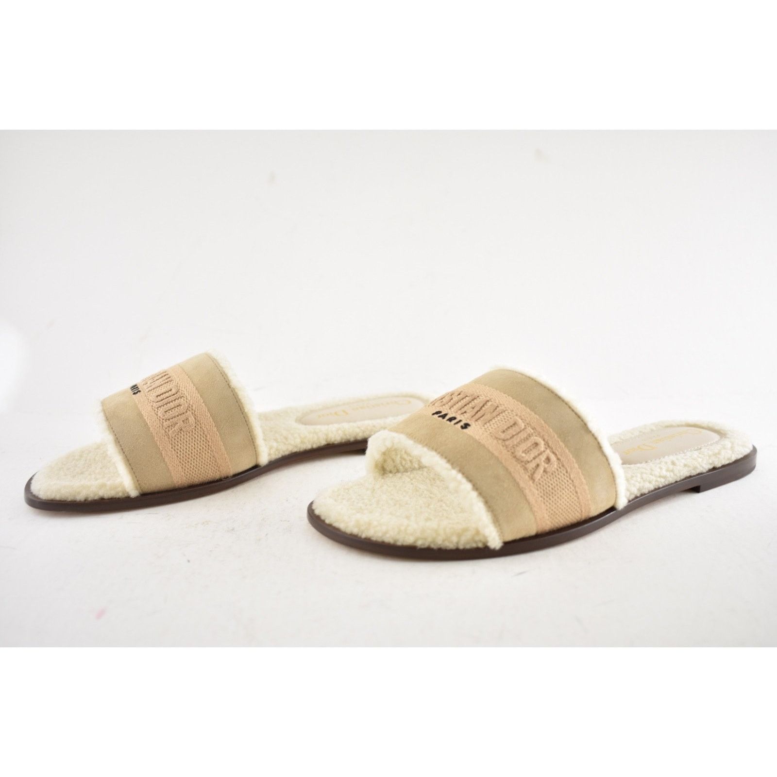 Dior Christian Dior Dway Beige Suede Embroidered Logo Shearling Size US 10 / IT 40 - 10 Thumbnail