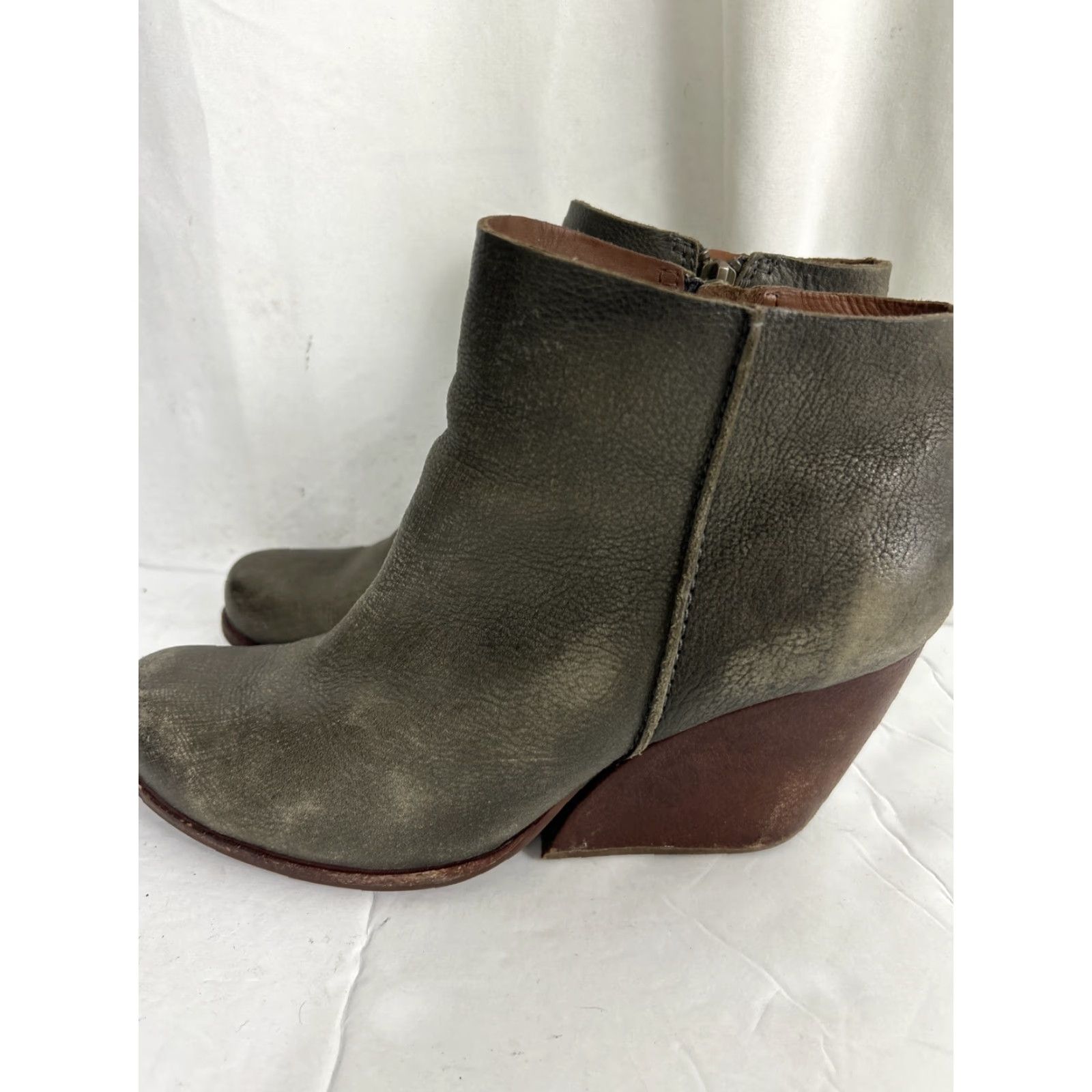 Vintage Kork-Ease Womens 8 M Gray Textured Ankle Zip Booties Wedge Heel Leather Bootie Shoes Size US 8 / IT 38 - 7 Thumbnail