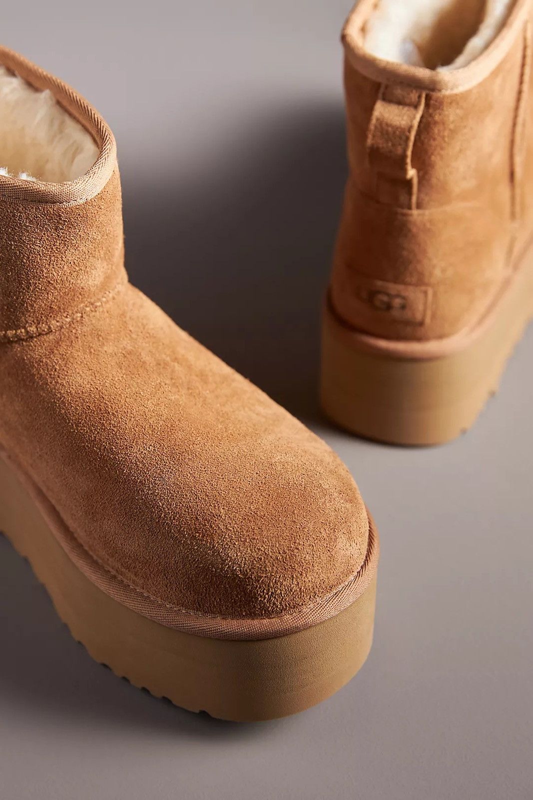 Ugg UGG Classic Mini Platform Boots size US 10 Size US 10 / IT 40 - 2 Thumbnail