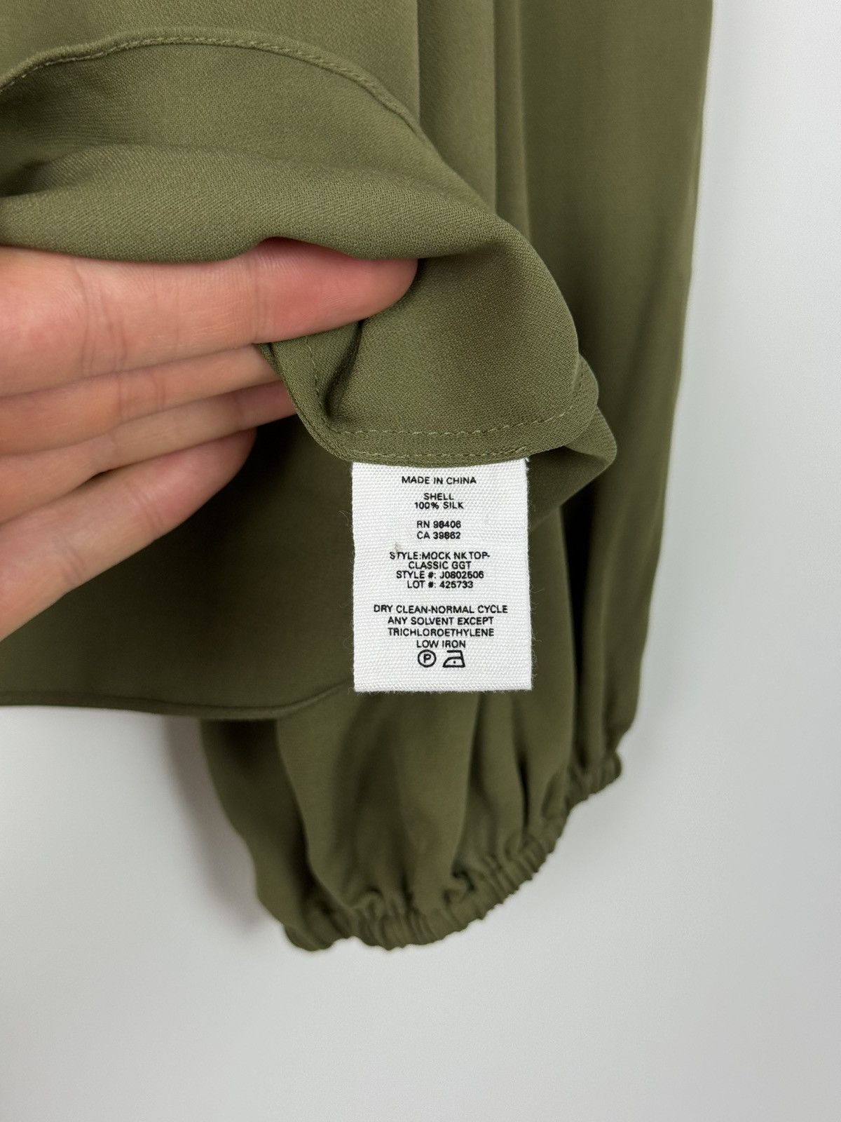 Theory NWT Theory Mock Neck Silk Blouse Top Long Sleeve Size L / US 10 / IT 46 - 14 Thumbnail