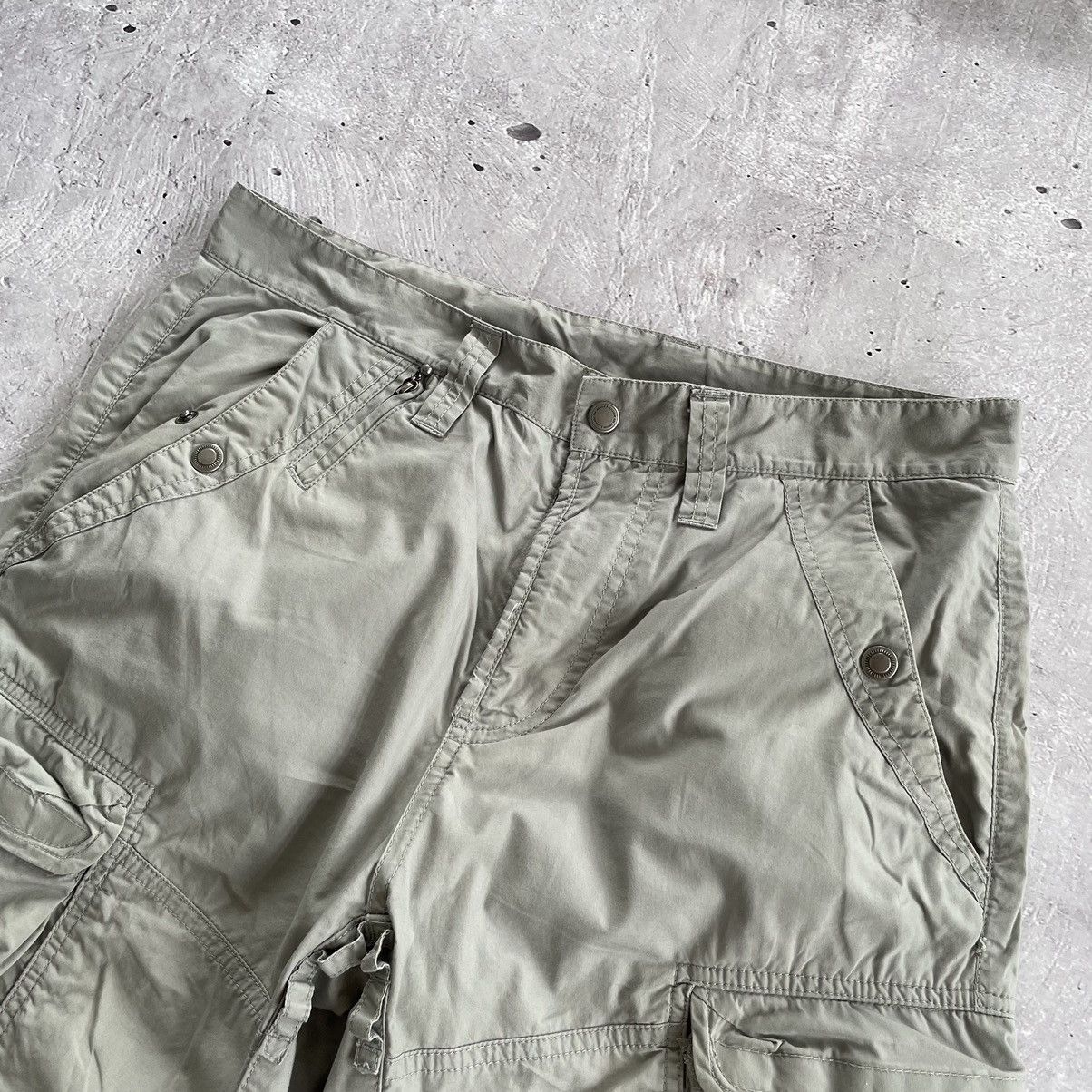 Armani Exchange × Japanese Brand 🔥RARE🔥Pocket Cargo pants Armani Exchange y2k multipocket Size US 30 / EU 46 - 5 Thumbnail