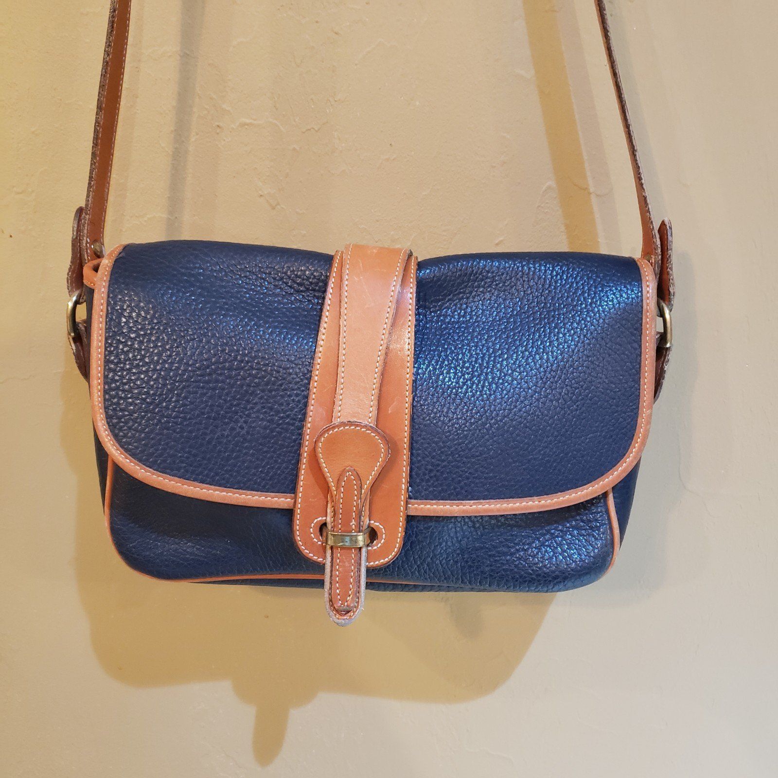 Dooney & Bourke Vintage Academia Navy Dooney & Bourke Leather Crossbody Bag Size ONE SIZE - 11 Thumbnail