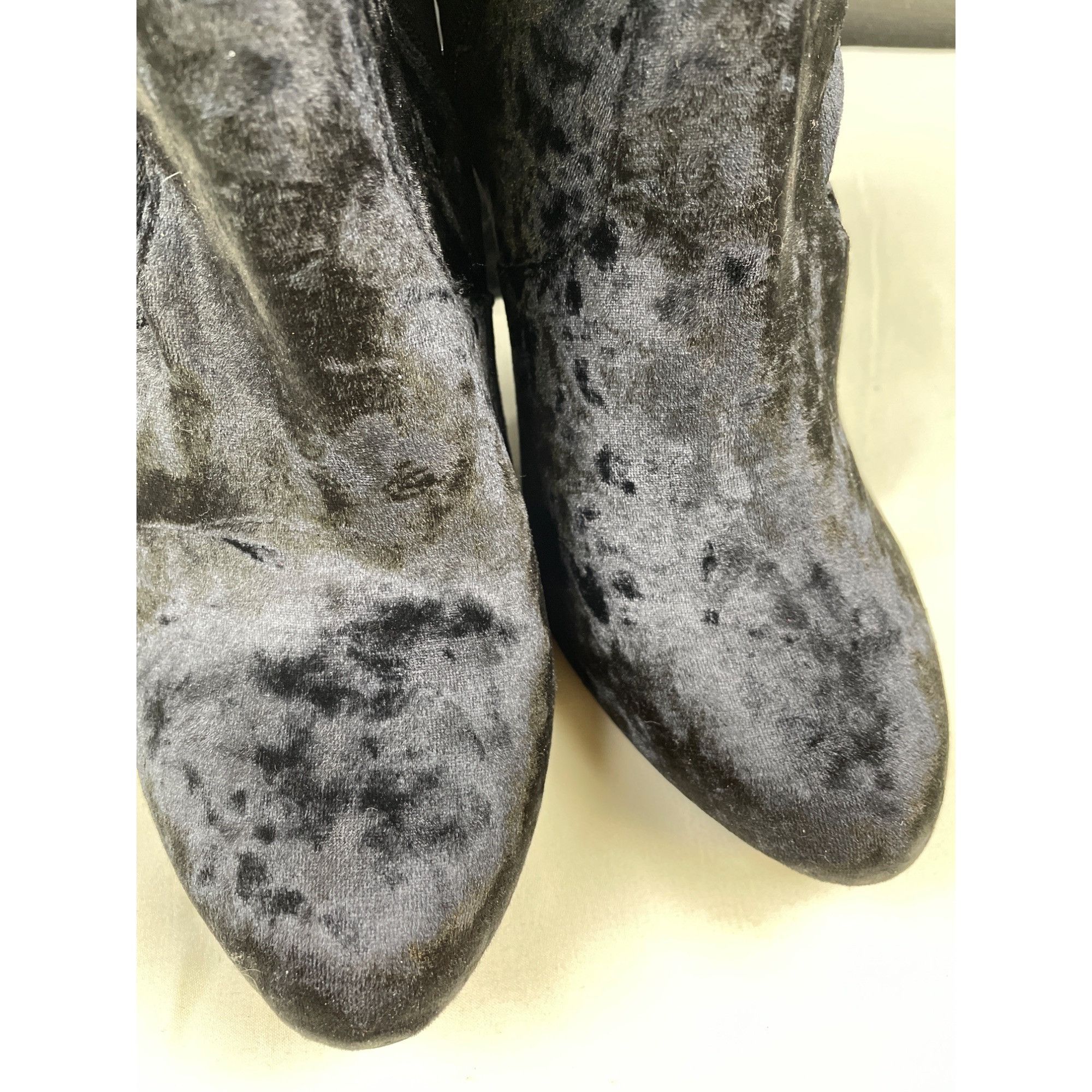 Other Lane Bryant Women's Black Velvet Ankle Shoes/Boots heels 4" Size US 11 / IT 41 - 8 Thumbnail
