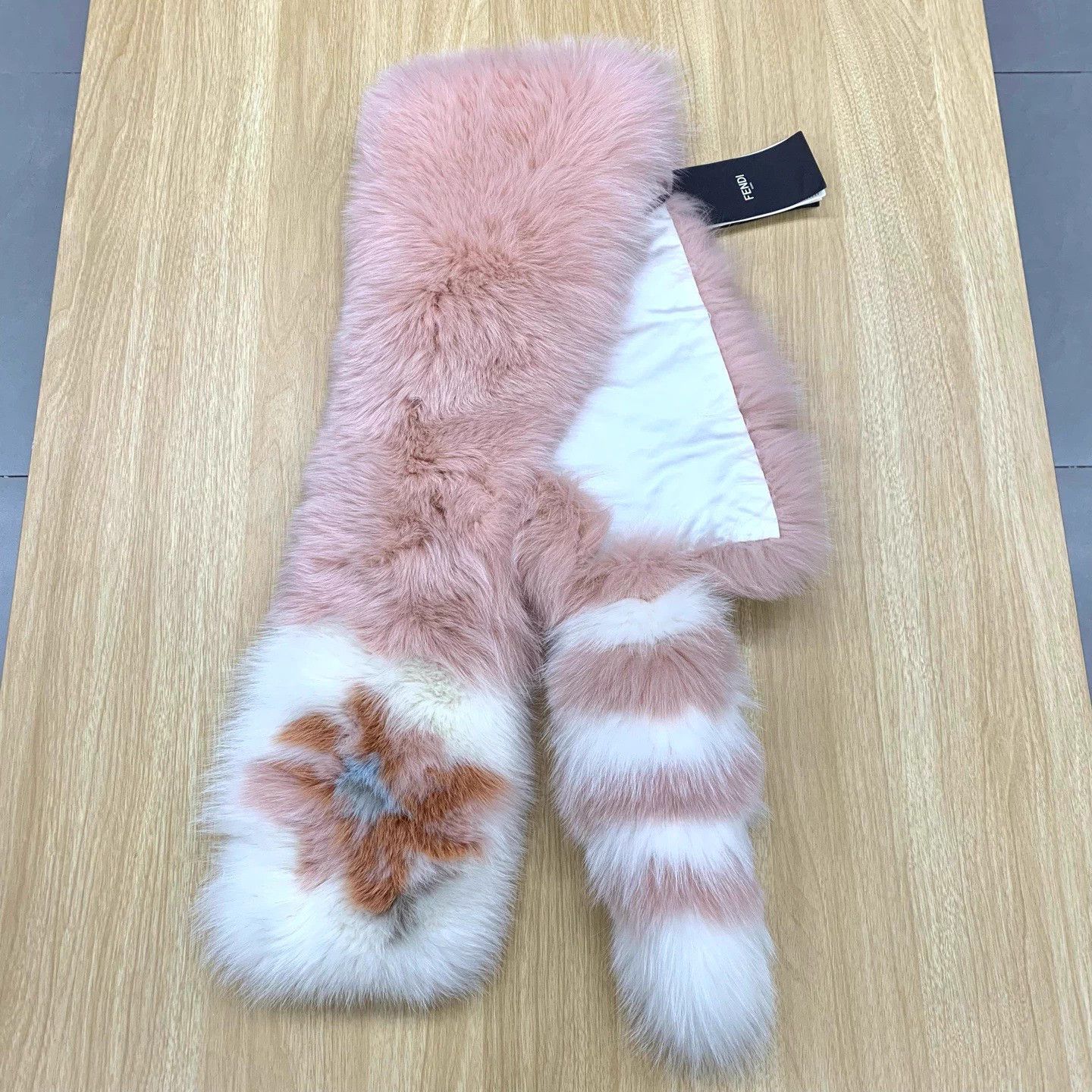 Fendi Fendi Red Fox Fur Neck Warmer Scarf 16x140cm Size ONE SIZE - 1 Thumbnail