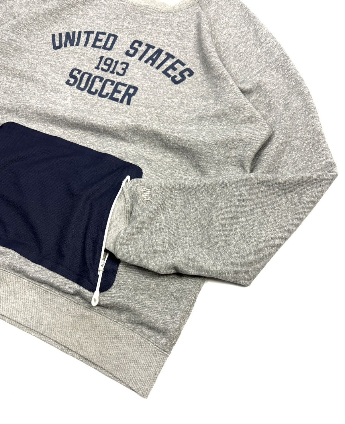 Nike RARE NIKE United States Soccer Sweatshirt Vintage Streerwear Size US XL / EU 56 / 4 - 6 Thumbnail