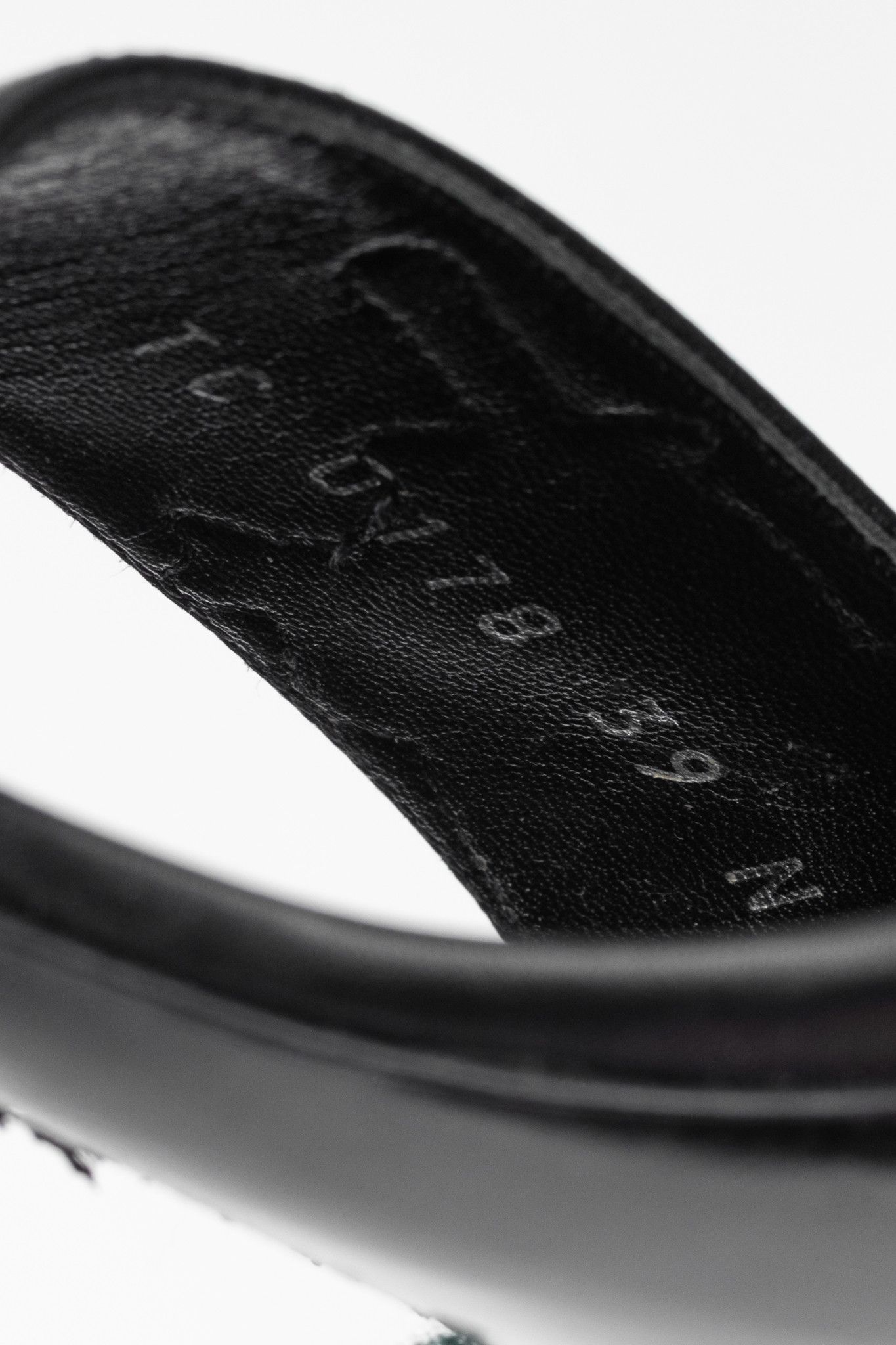 Louis Vuitton Louis Vuitton Black Leather LV Patch Sandals Size US 8.5 / IT 38.5 - 10 Thumbnail