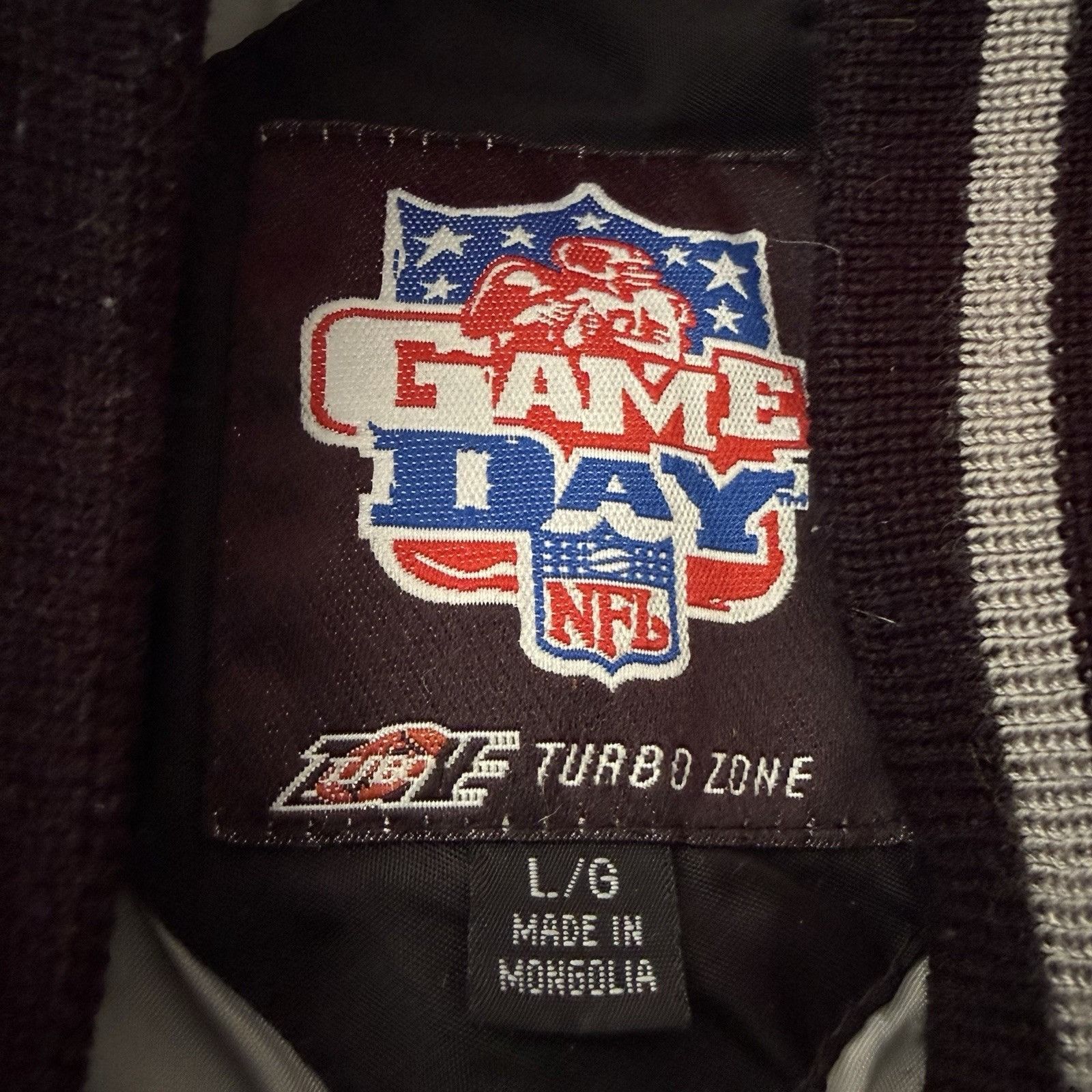NFL VTG LOS ANGELES RAIDERS BLACK SATIN FOOTBALL NFL GAME DAY JA Size US L / EU 52-54 / 3 - 6 Thumbnail