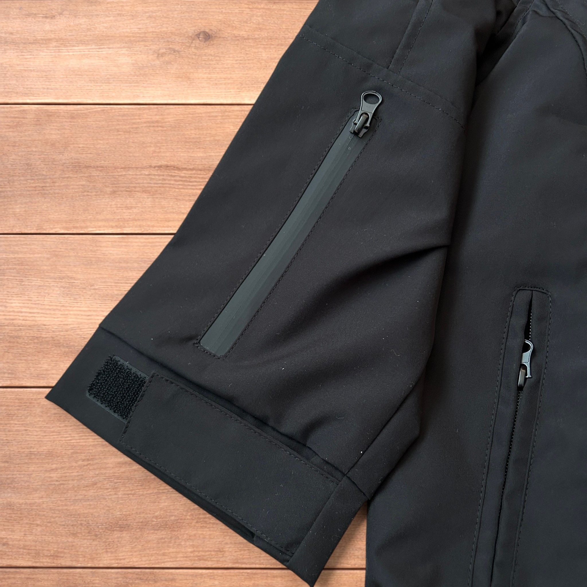 Japanese Brand Incredible outdoor zip up shell jacket coat in black. Size US L / EU 52-54 / 3 - 6 Thumbnail