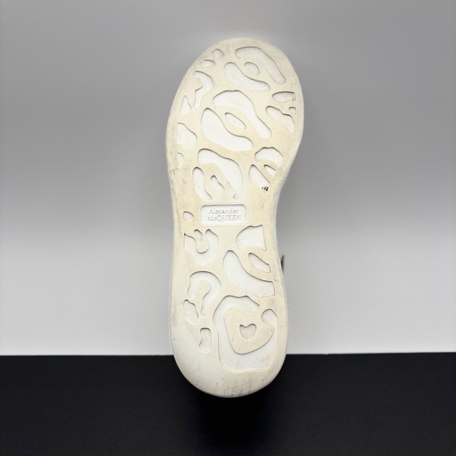 Alexander McQueen Alexander McQueen Oversized ' Gold Crocodile ' | GOOD COND! Size US 8 / EU 41 - 8 Thumbnail