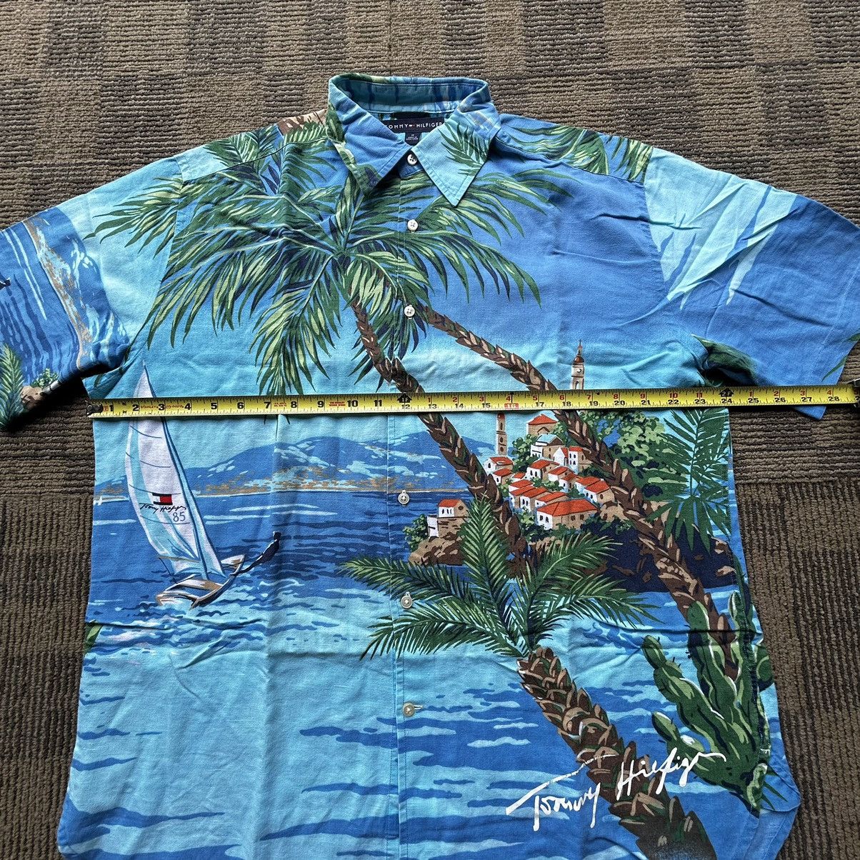 Tommy Hilfiger Vintage Tommy Hilfiger Blue Tropical AOP Button-Up Shirt Size US M / EU 48-50 / 2 - 5 Thumbnail