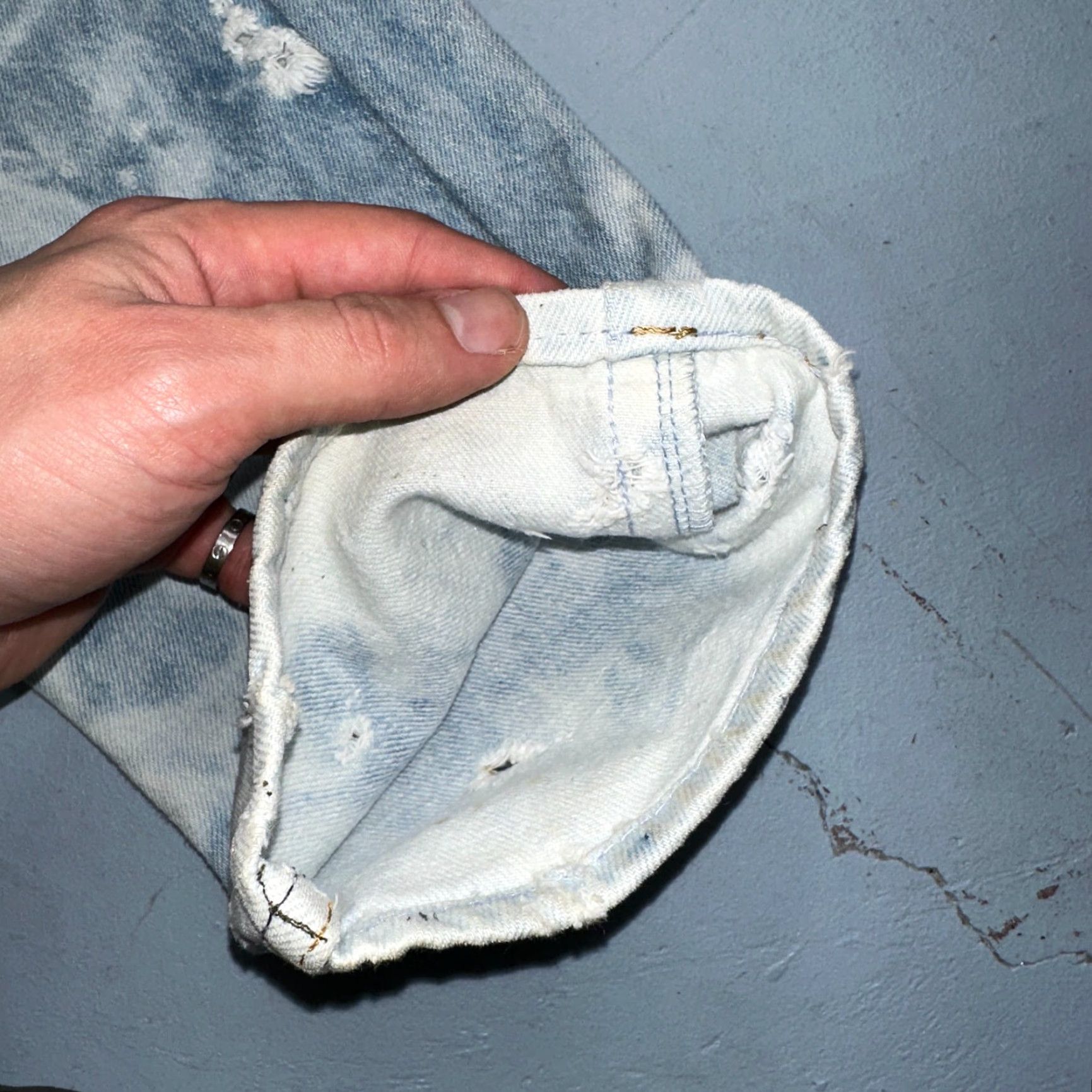 Levi's VINTAGE Levi's 501 Jeans - Mens Straight Denim 30x36 Light Wash Blue 80s 90s Size US 30 / EU 46 - 6 Thumbnail