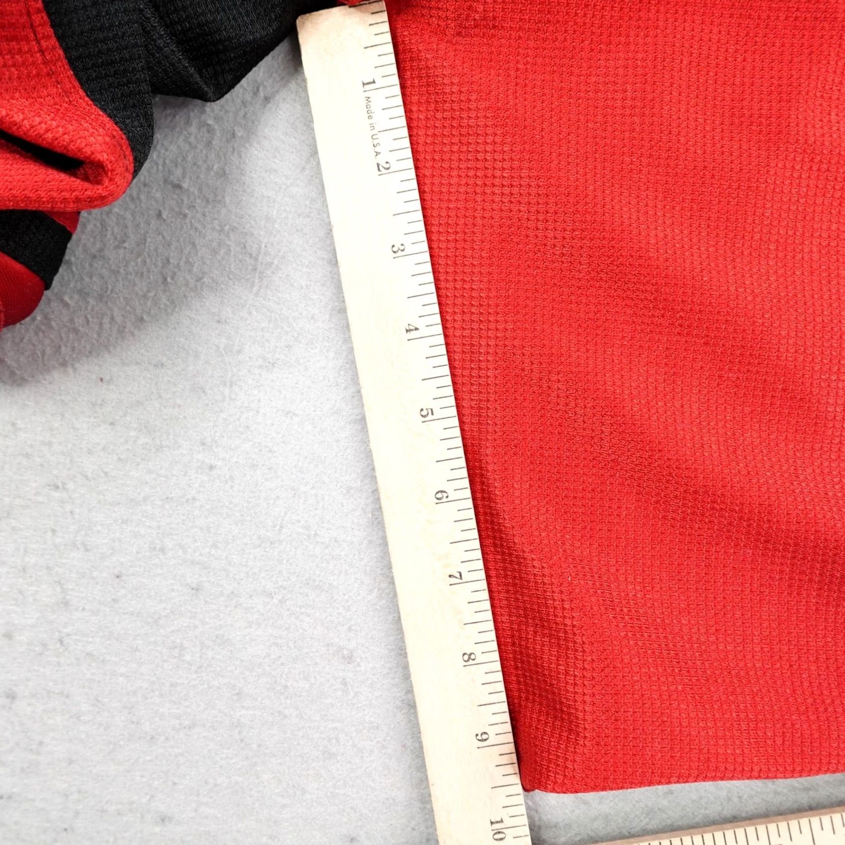 Nike VINTAGE Nike Shorts Mens Medium Black Red Basketball Gym Swoosh Y2K Size US 31 - 7 Thumbnail