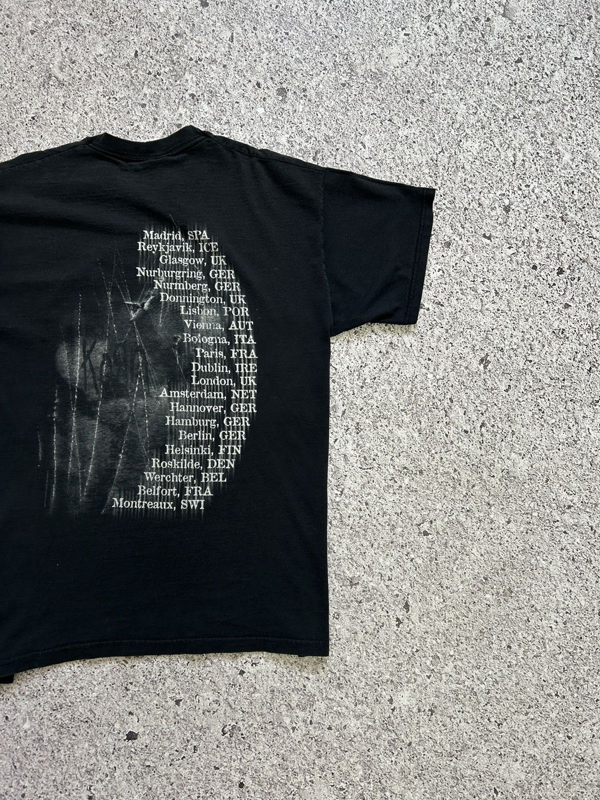 Band Tees Korn Take A Look In The Mirror 2003 Tour T-Shirt Y2K Hype Size US M / EU 48-50 / 2 - 8 Thumbnail