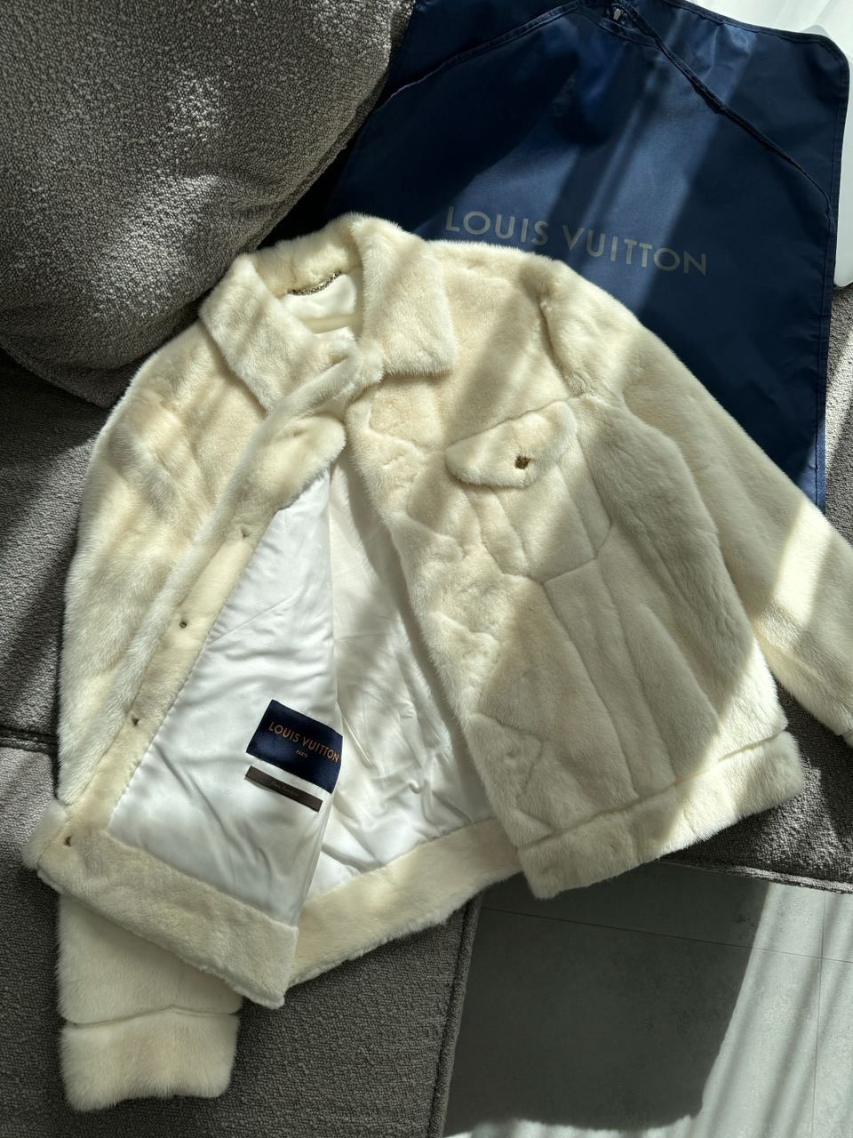 Louis Vuitton Louis Vuitton 100% Mink Fur Jacket SS19 RARE made in FRANCE Size US S / EU 44-46 / 1 - 8 Thumbnail