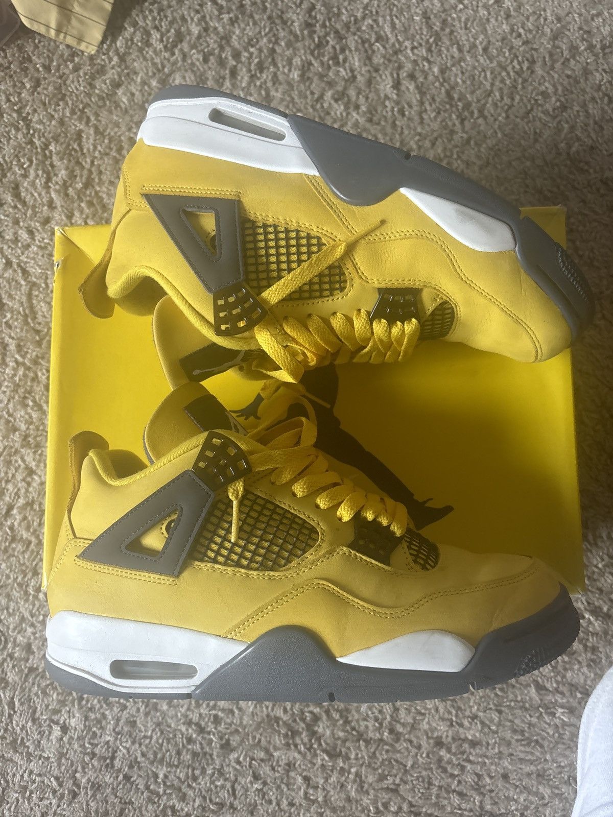 Jordan 4 Lightning